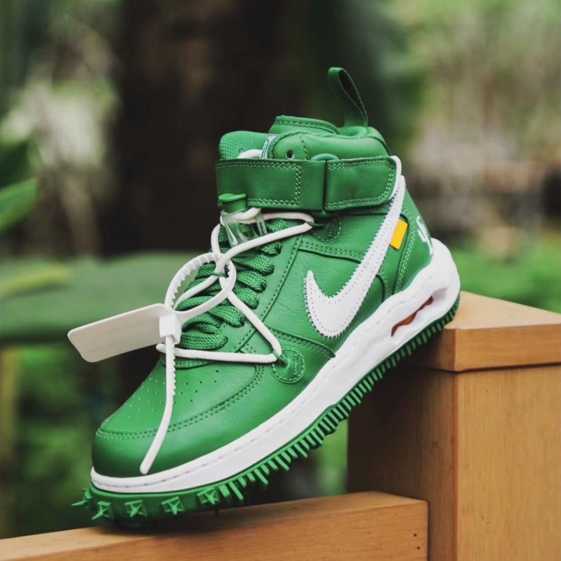 Nike x Off-White Air Force 1 Mid SP Leather Pine Green 착용 스타일 - 3