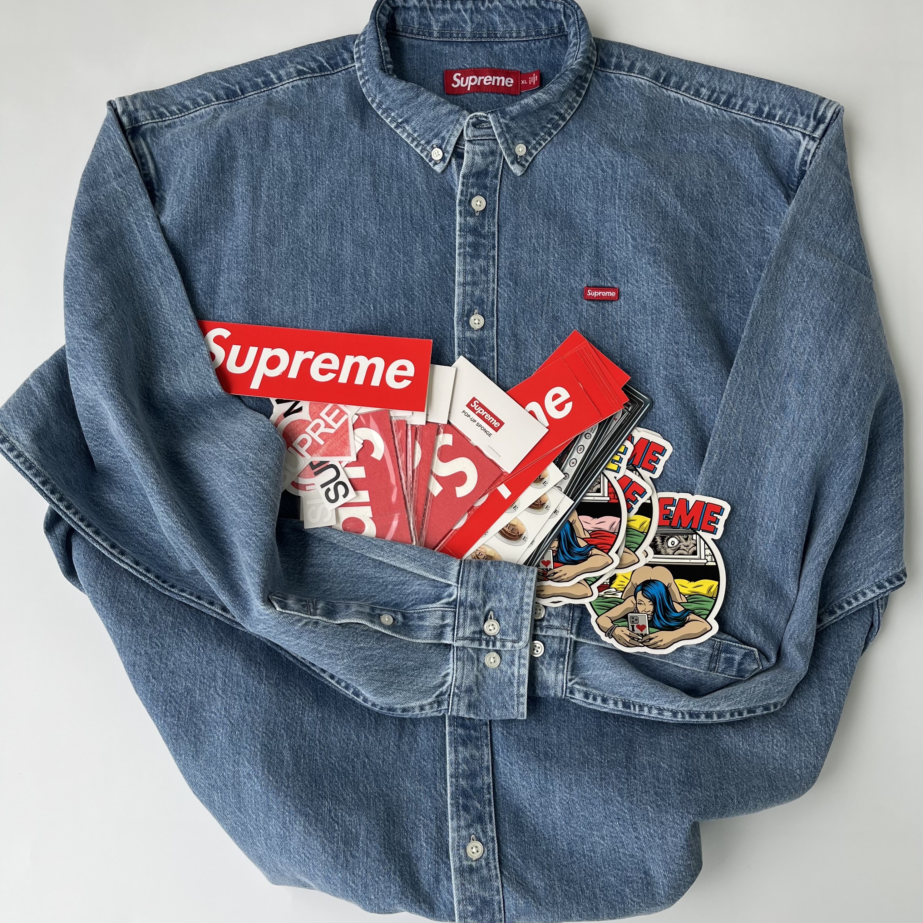 Supreme Small Box Denim Shirt Washed Indigo - 25SS, Supreme Small Box Shirt Rinsed Denim - 24FW 착용 스타일 - 1