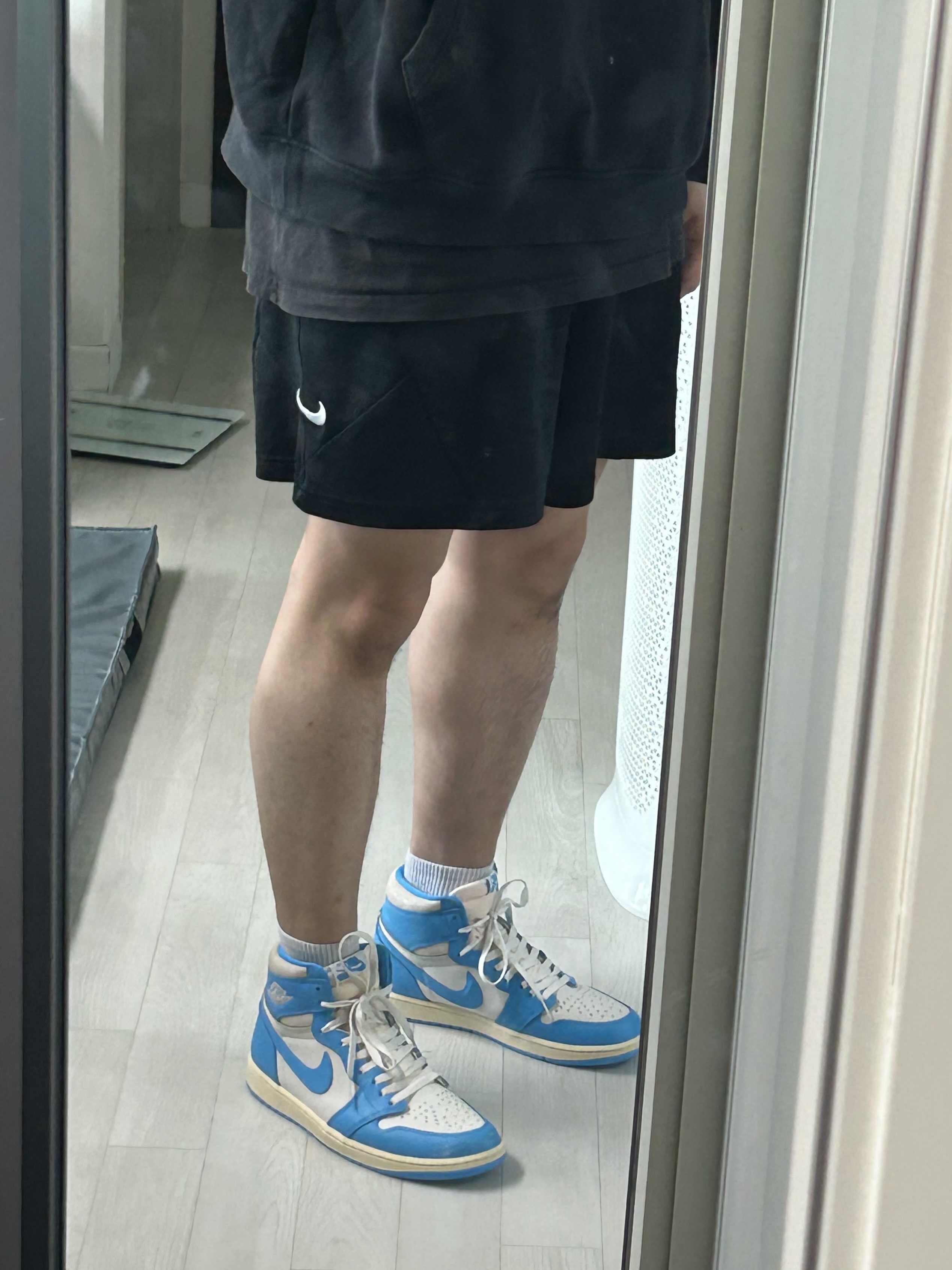 Jordan 1 Retro High OG UNC Reimagined 착용 스타일 - 1