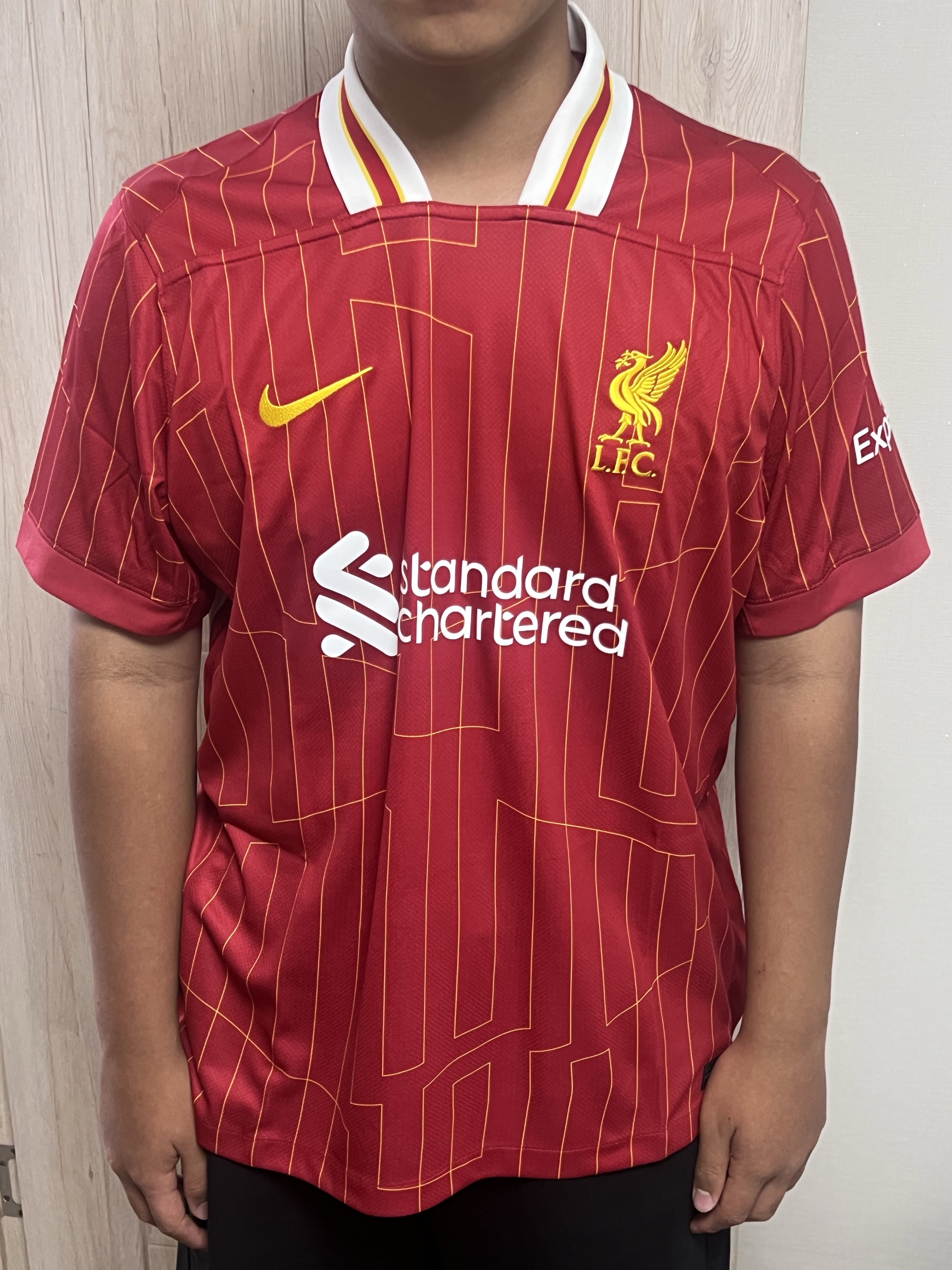 Nike Liverpool FC 2024/25 Dri-Fit Stadium Home Jersey Gym Red White Chrome Yellow (Non Marking Ver.) 착용 스타일 - 2
