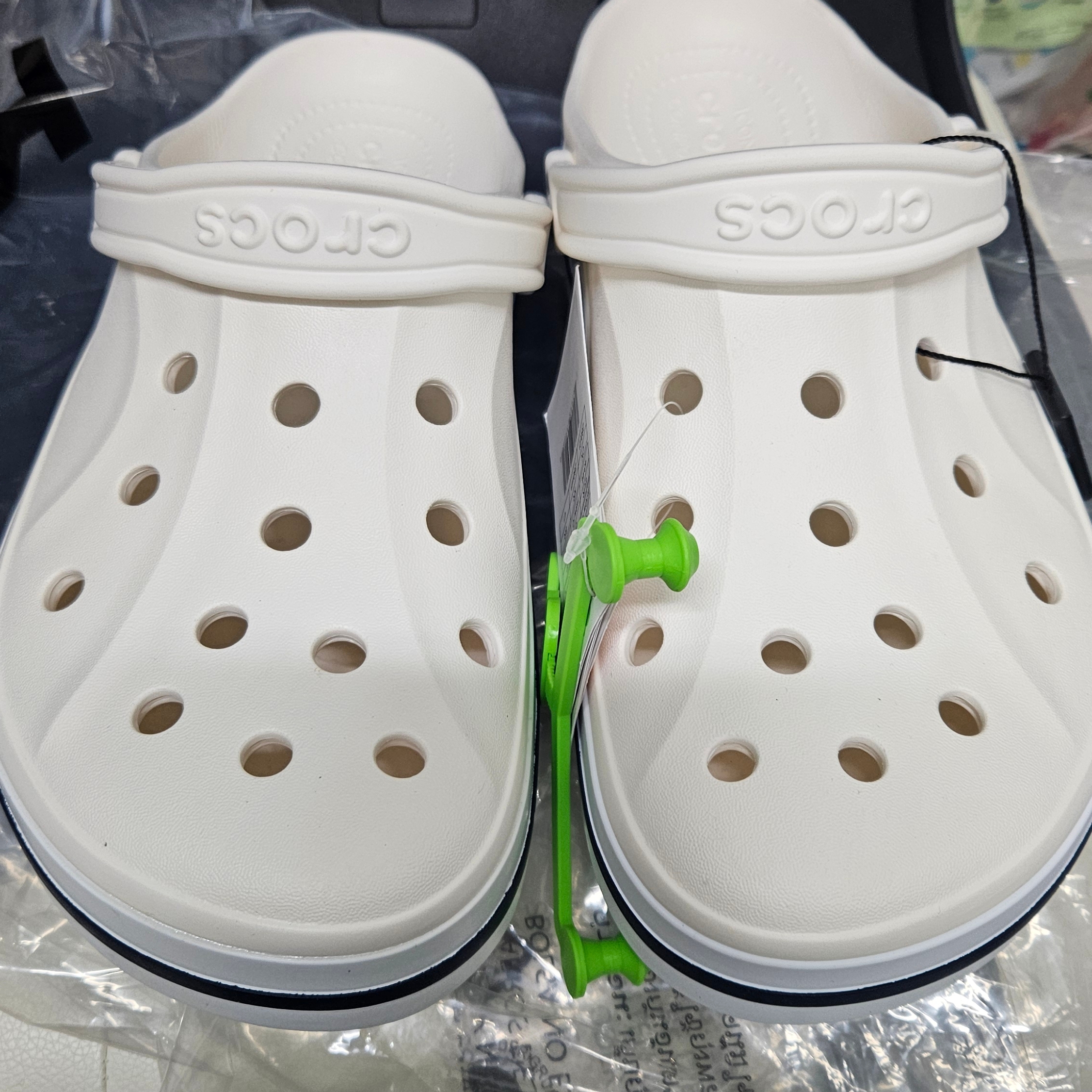 Crocs Bayaband Clog White Navy 착용 스타일