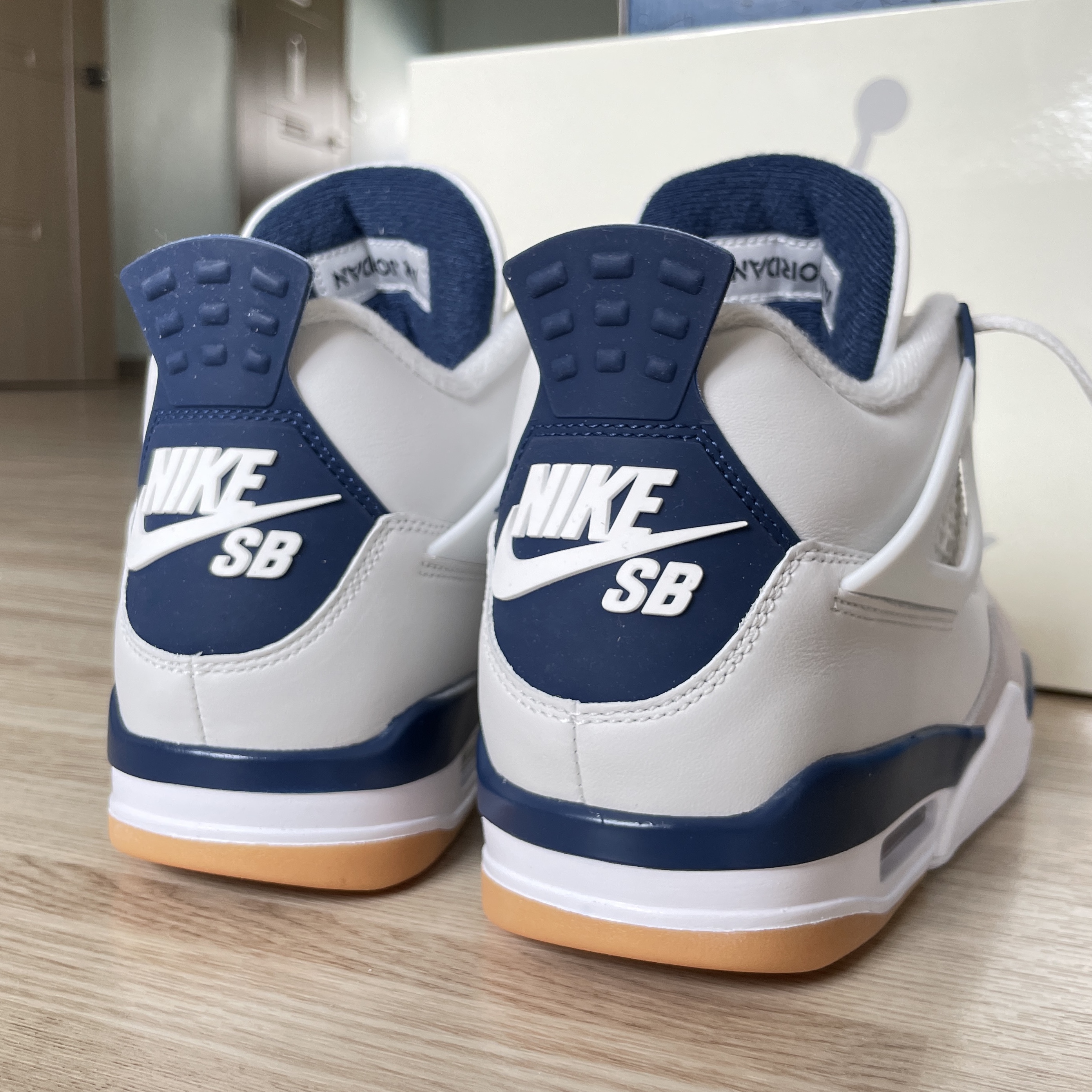 Jordan 4 x Nike SB Retro SP Navy 착용 스타일 - 3