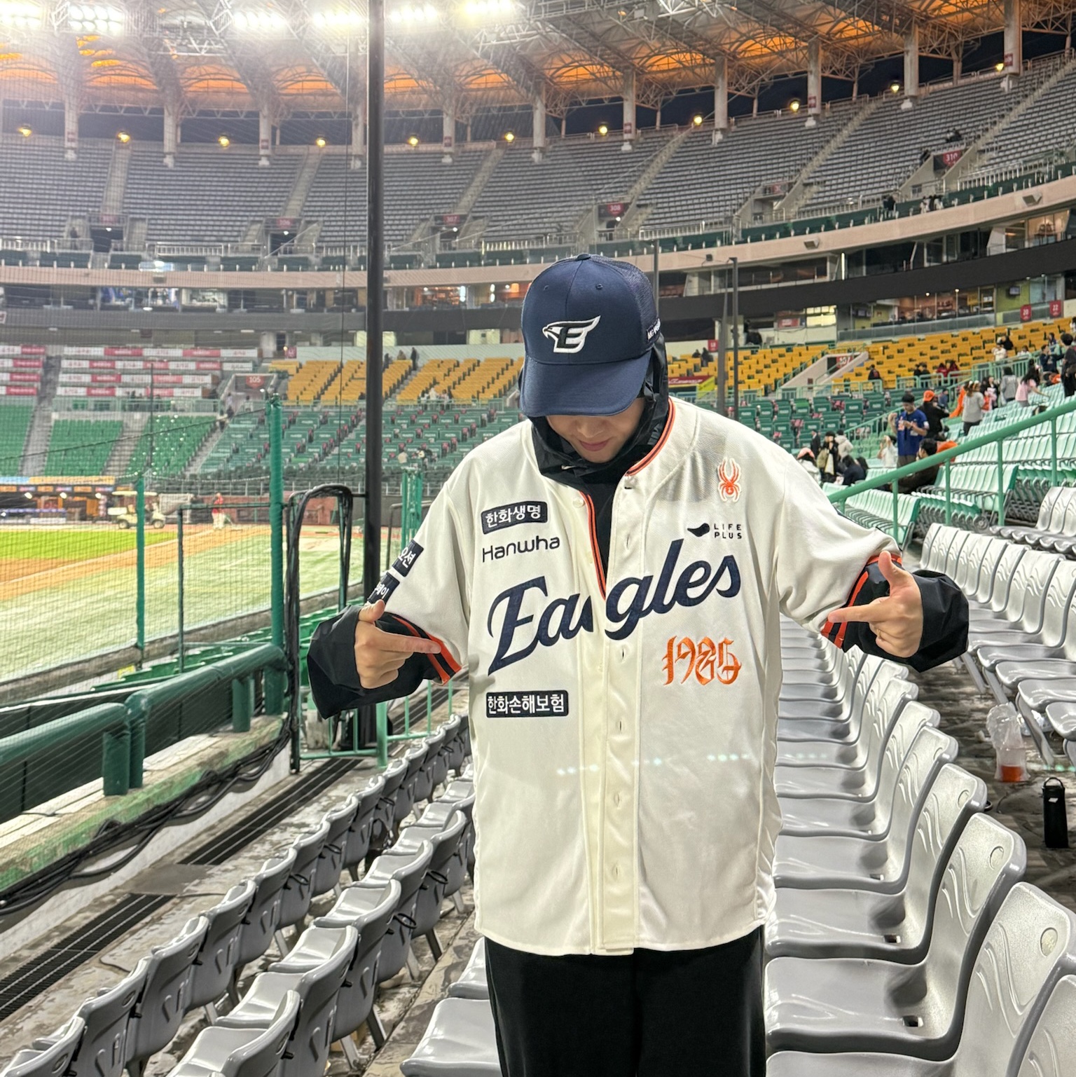 Hanwha Eagles Spyder 40th Legacy Authentic Uniform Ivory (Non Marking Ver.), Nike ACG Storm-Fit ADV Cascade Rains Full Zip Jacket Black - Asia 착용 스타일