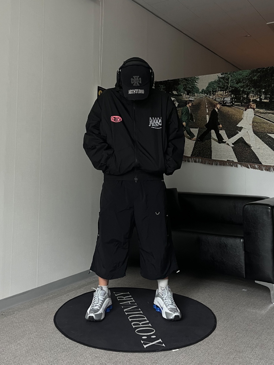 ETCE Cross Destroyed Cap Black, Nike Shox R4 White Racer Blue 착용 스타일 - 1