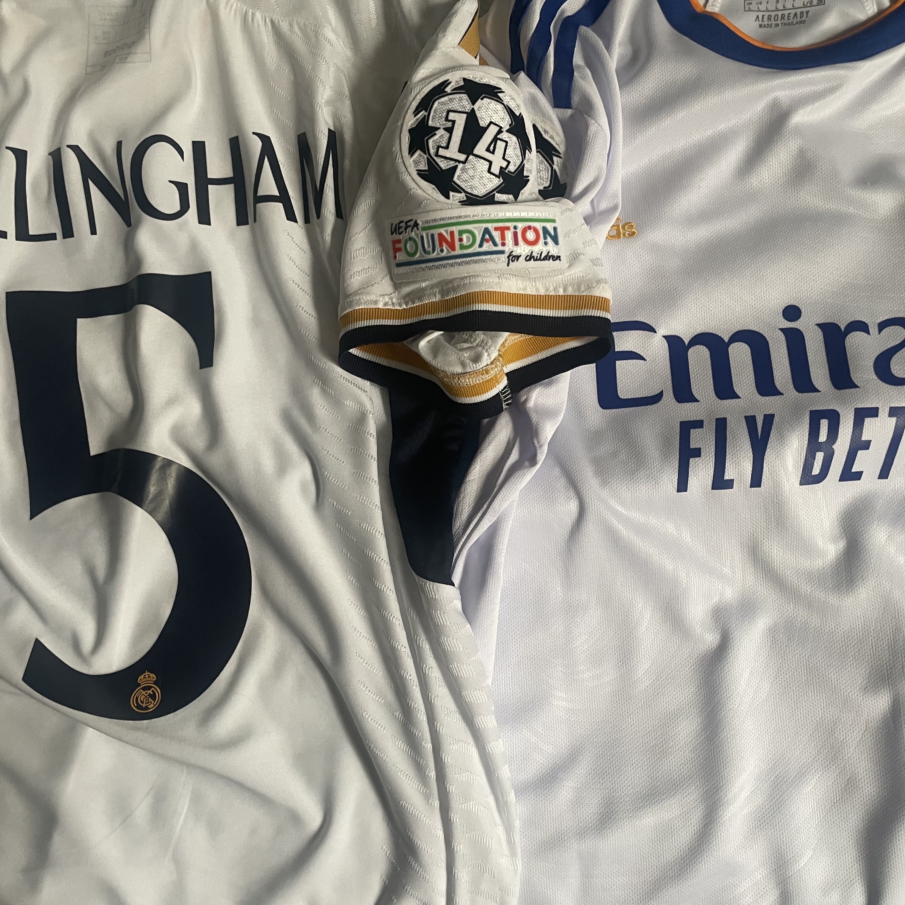 Adidas Real Madrid 2023/24 Home Jersey White - KR Sizing (Non Marking Ver.), Adidas Real Madrid 2021/22 Home Jersey White - KR Sizing (Non Marking Ver.) 착용 스타일 - 1