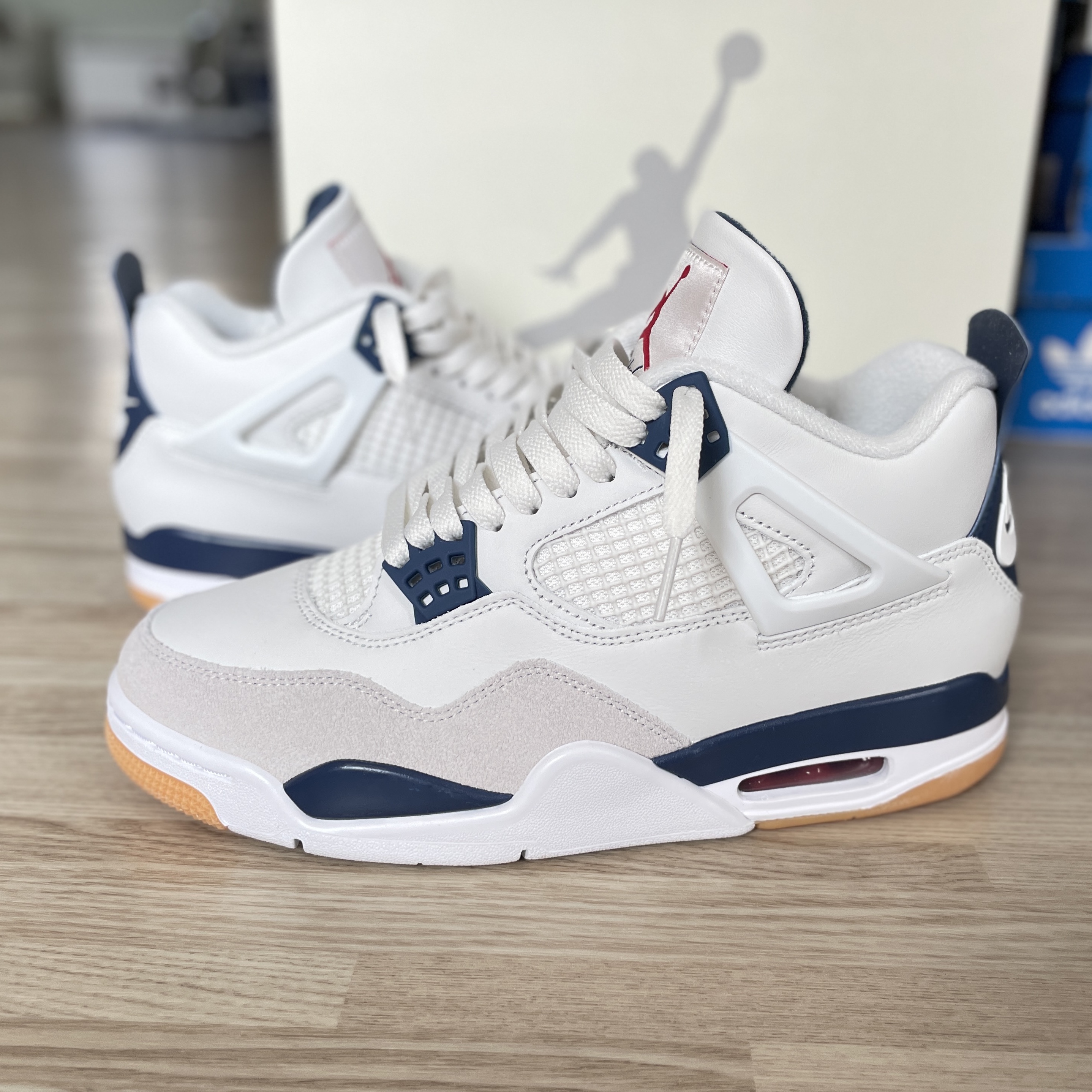Jordan 4 x Nike SB Retro SP Navy 착용 스타일 - 2
