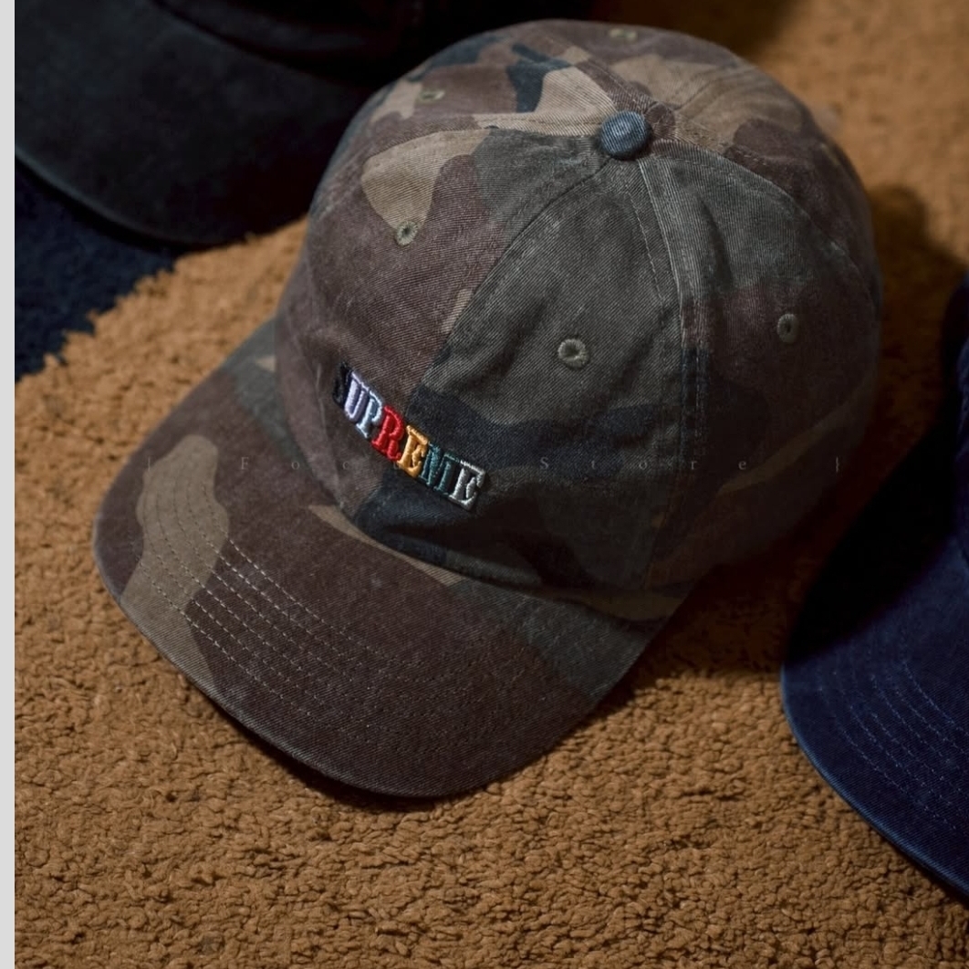 Supreme Pigment Dye 6-Panel Woodland Camo - 25SS, Supreme Pigment Dye 6-Panel Black - 25SS 착용 스타일 - 5