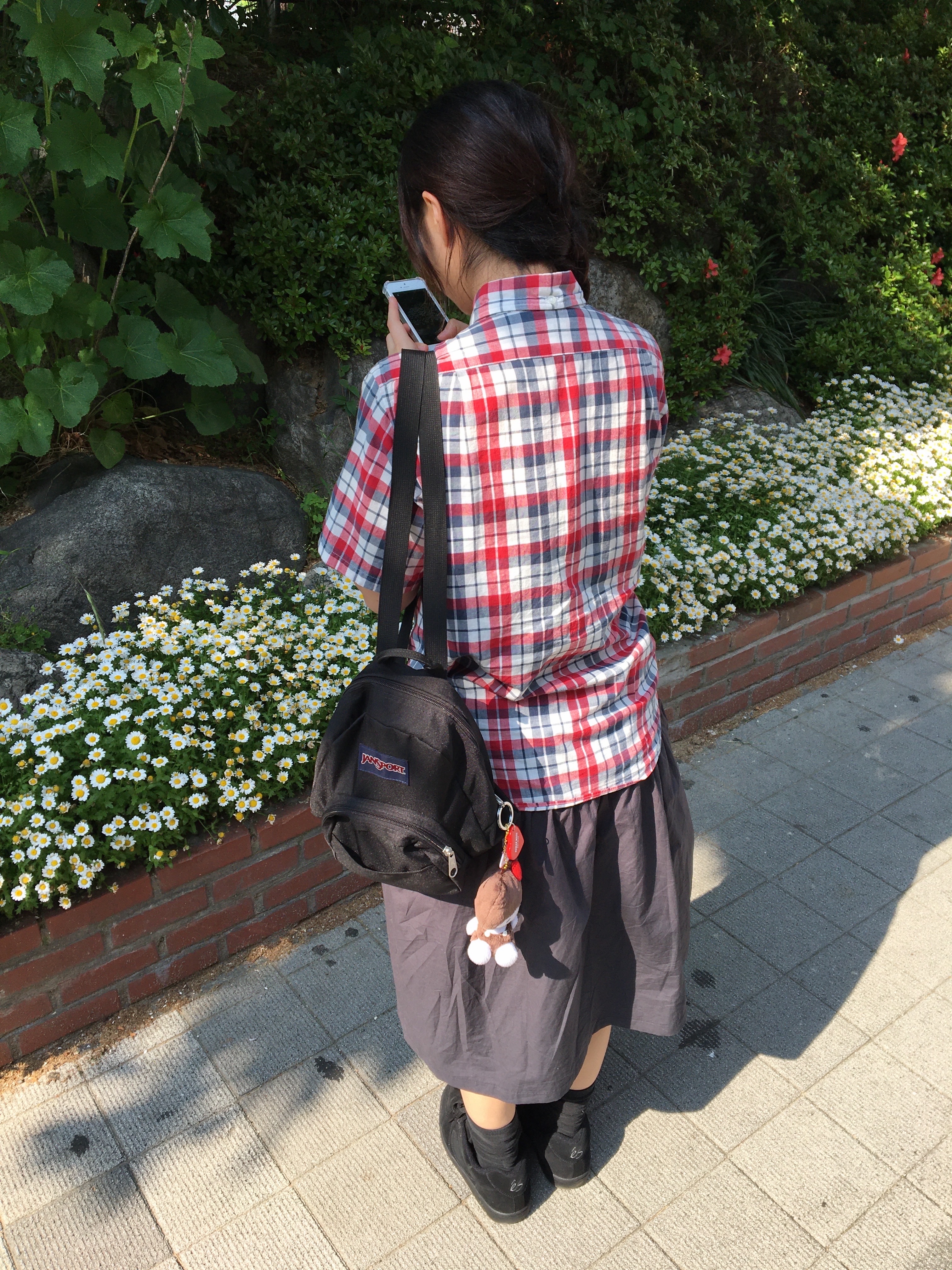 Jansport Half Pint Mini Backpack Black, Human Made Heart Keyring Red 착용 스타일