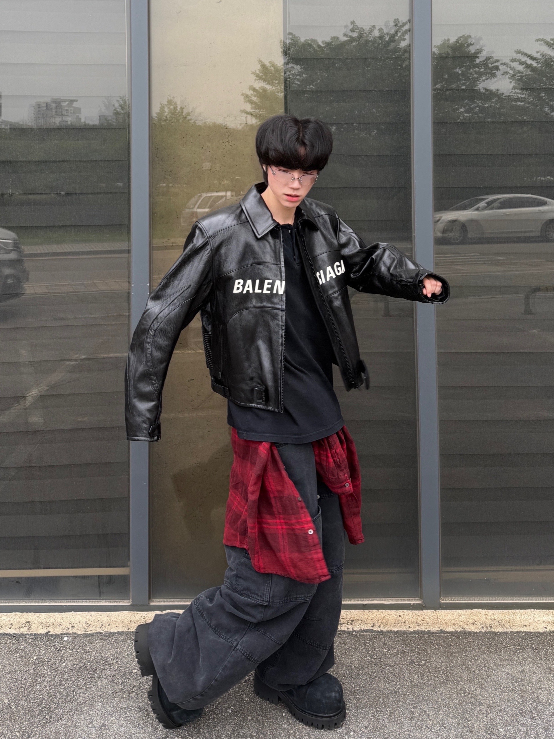 Kamien x MJD Double Hole Belt Black Shearling Calfskin, Balenciaga Stomper Bootie Black 착용 스타일 - 1