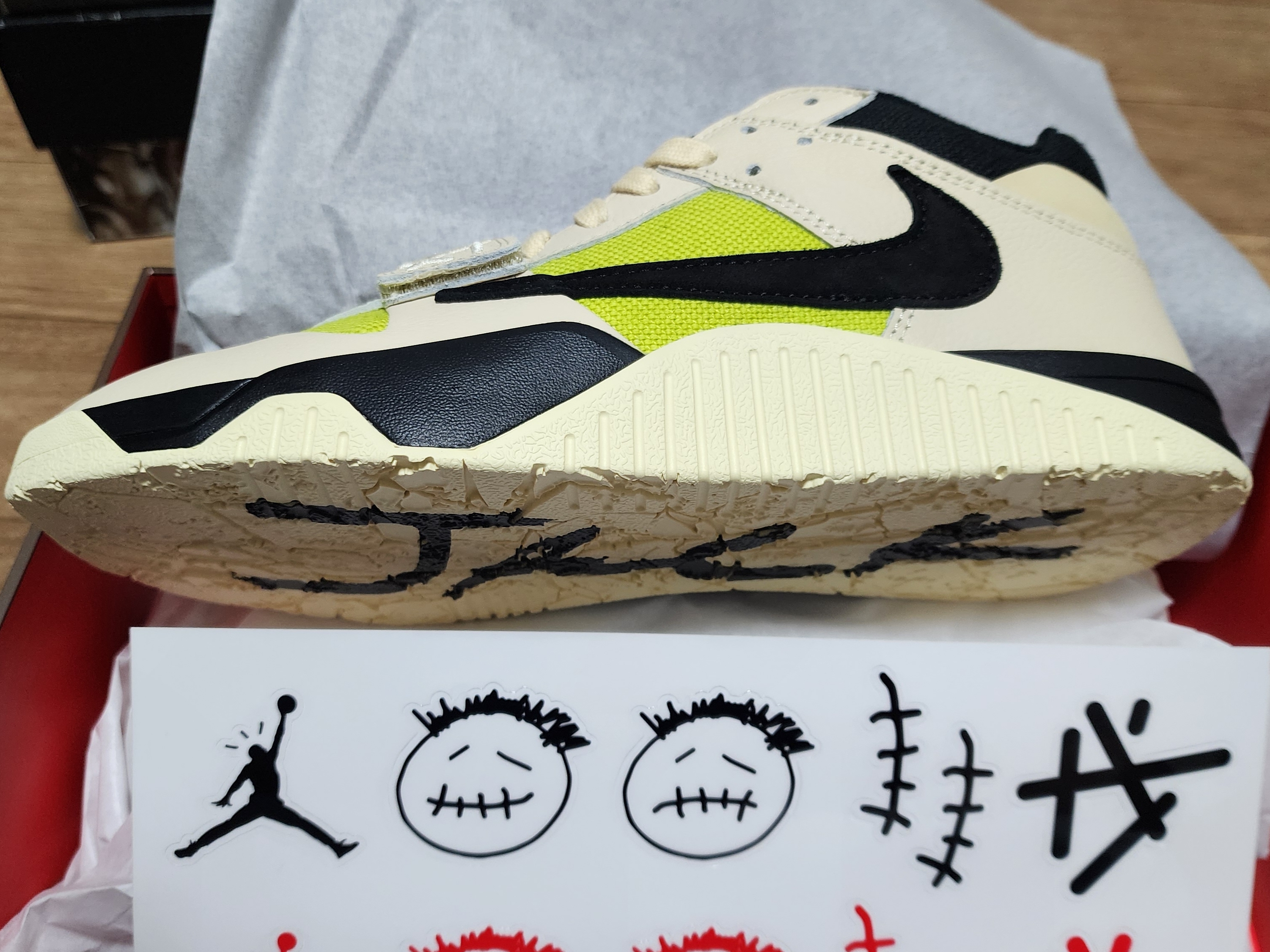 Jordan x Travis Scott Jumpman Jack TR Bright Cactus 착용 스타일
