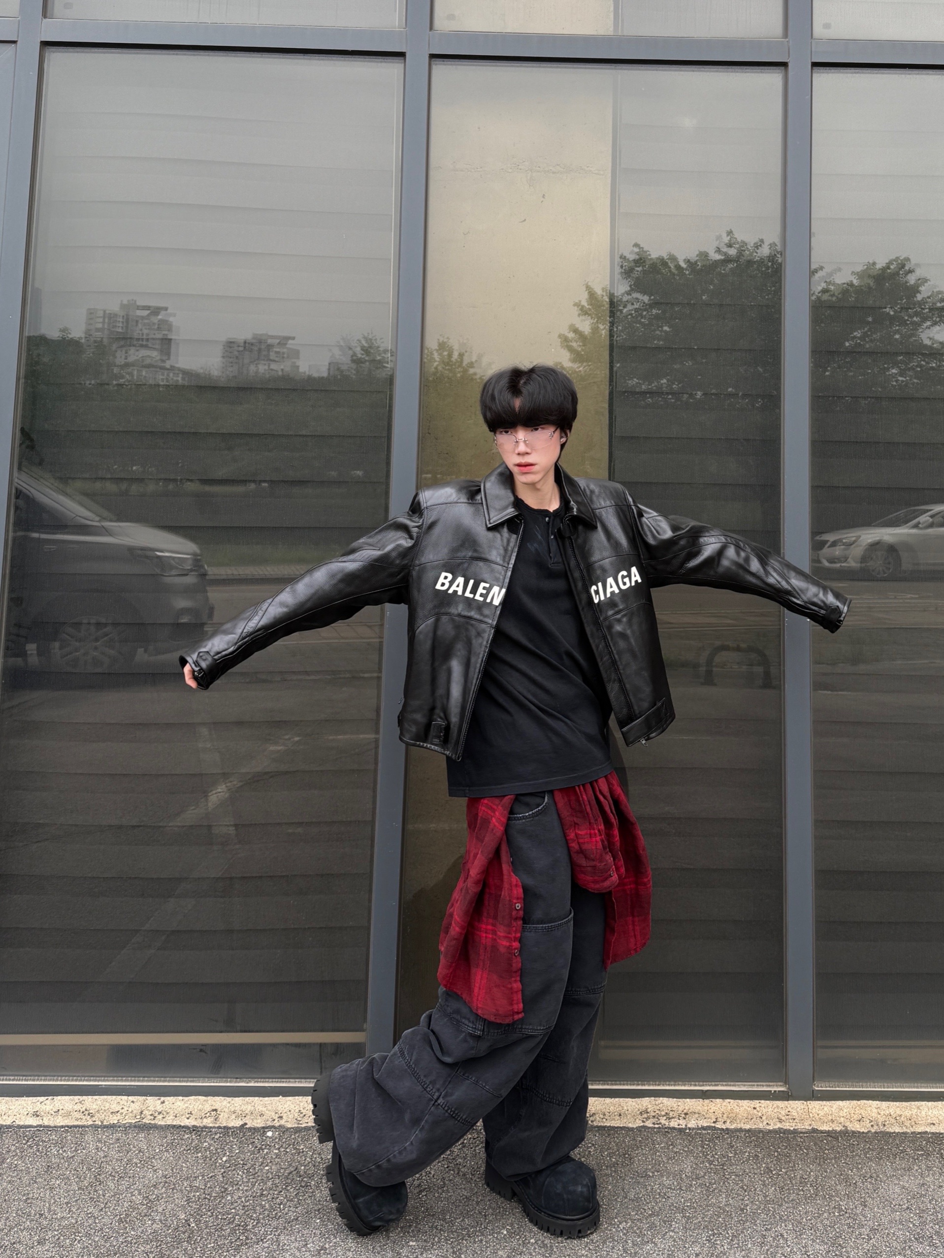 Kamien x MJD Double Hole Belt Black Shearling Calfskin, Balenciaga Stomper Bootie Black 착용 스타일 - 4