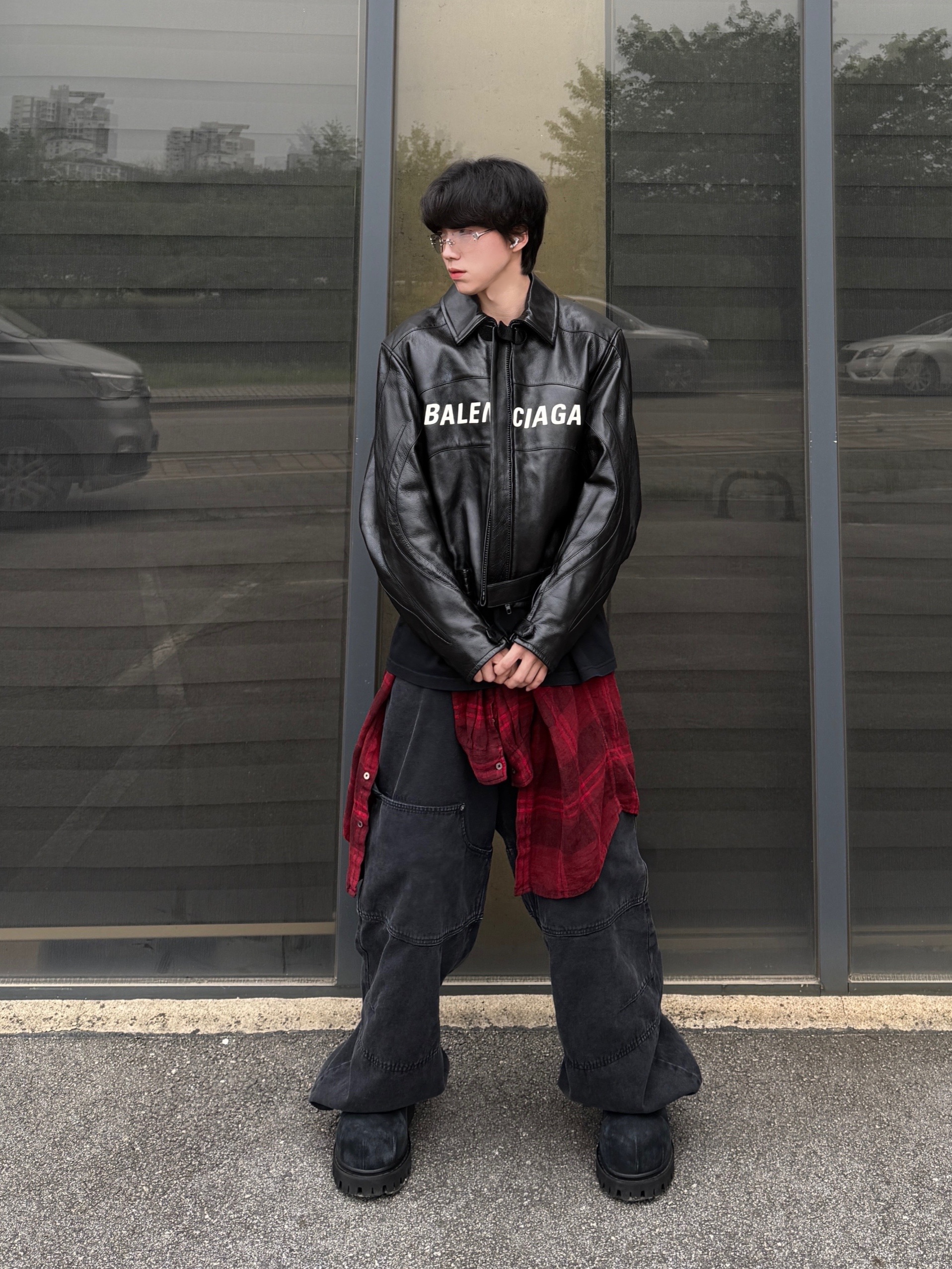 Kamien x MJD Double Hole Belt Black Shearling Calfskin, Balenciaga Stomper Bootie Black 착용 스타일 - 9
