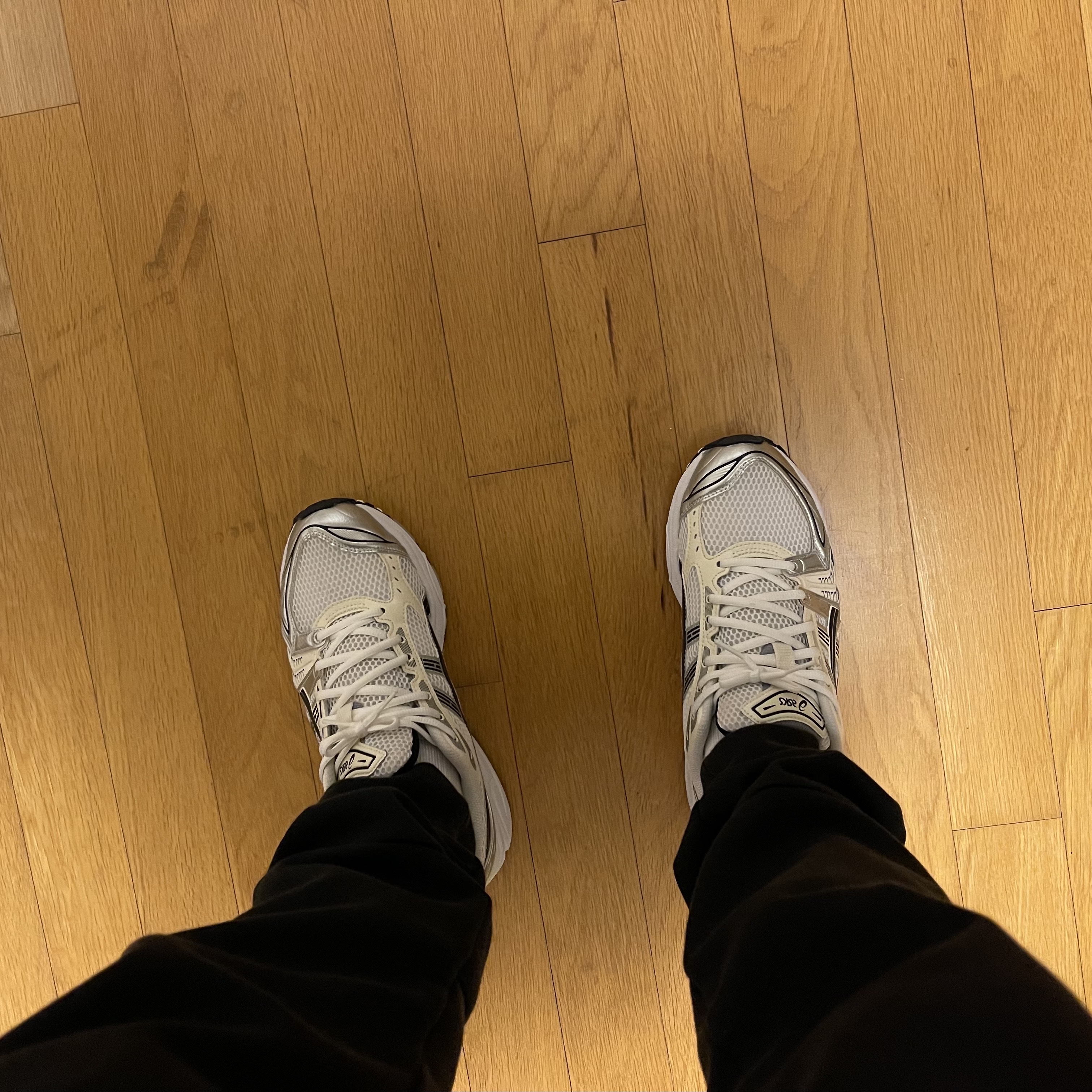 (W) Asics Gel-Kayano 14 White Midnight 착용 스타일