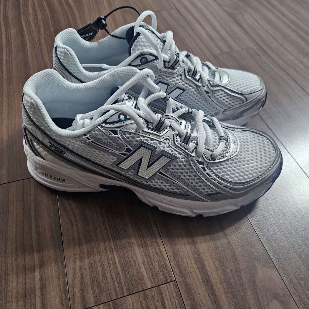 New Balance 740v2 Nb Navy White 착용 스타일
