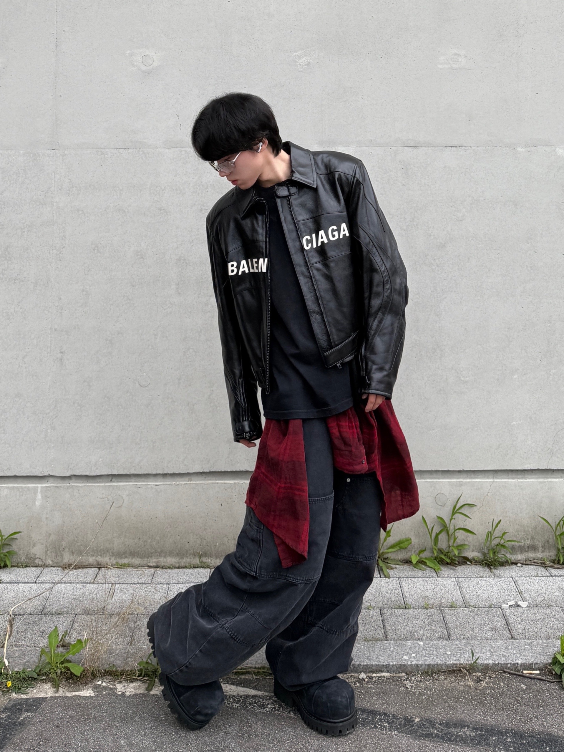 Kamien x MJD Double Hole Belt Black Shearling Calfskin, Balenciaga Stomper Bootie Black 착용 스타일 - 6