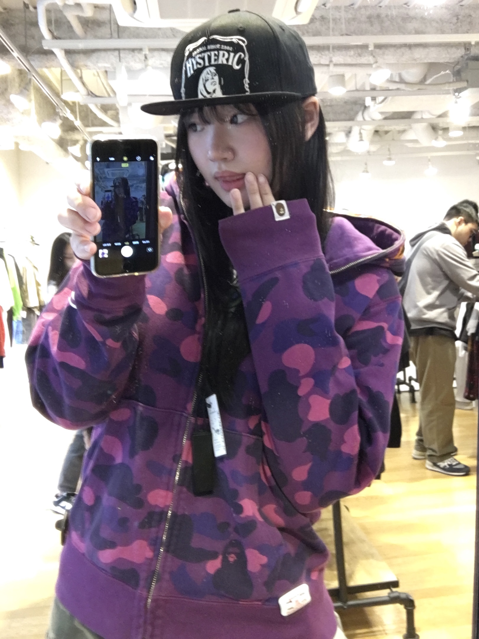 BAPE Color Camo Tiger Shark Wide Full Zip Hoodie Purple, Hysteric Glamour HYS Whisky Embroidery Cap Black 착용 스타일