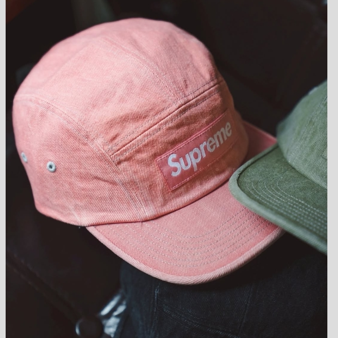 Supreme Denim Camp Cap Pink - 25SS, Supreme Denim Camp Cap Light Washed Indigo - 25SS 착용 스타일 - 2