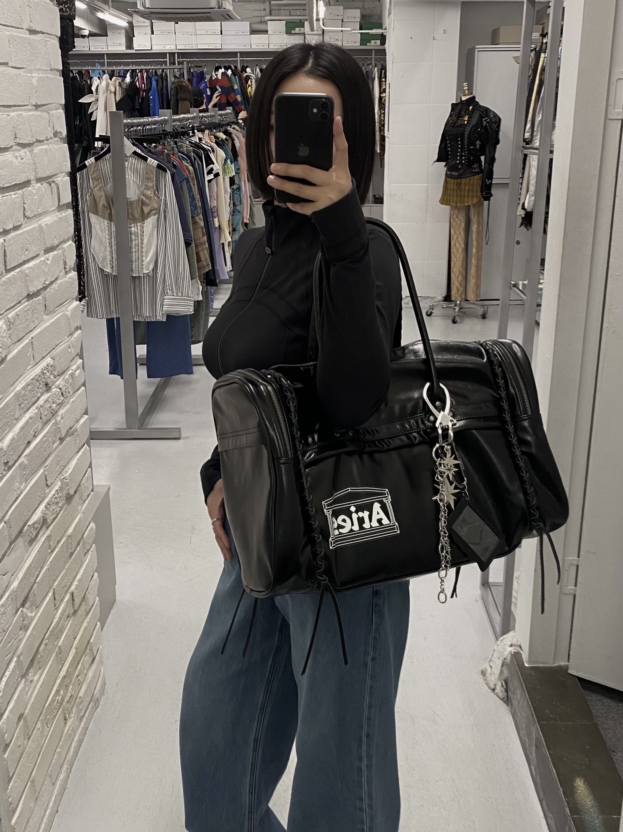 Puma x Aries Duffle Bag Puma Black 착용 스타일