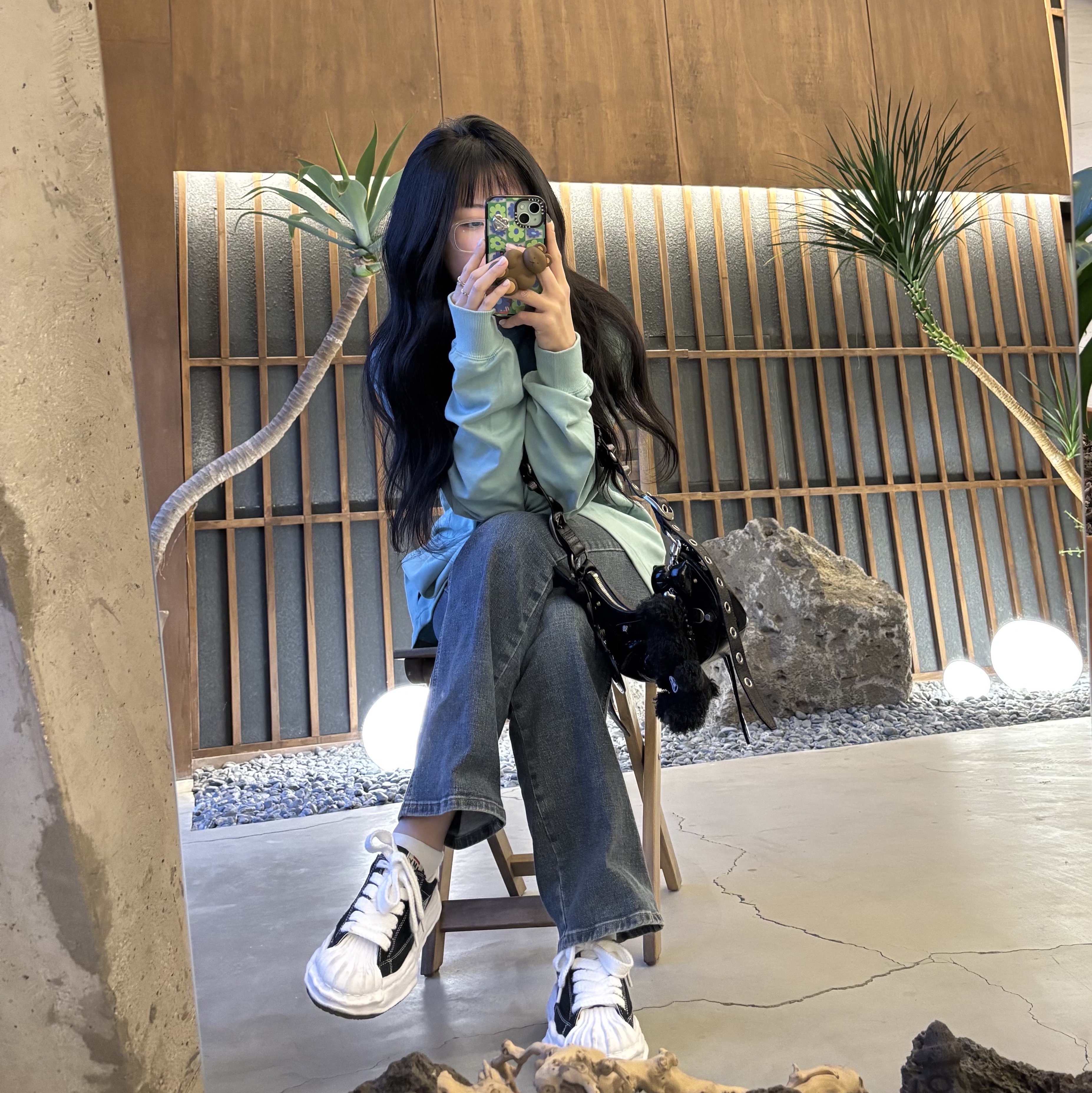 Gentle Monster x Maison Margiela MM114 Brown Translucent Clear, Maison Mihara Yasuhiro Blakey OG Sole Canvas Low-top Sneakers Black White 착용 스타일 - 2
