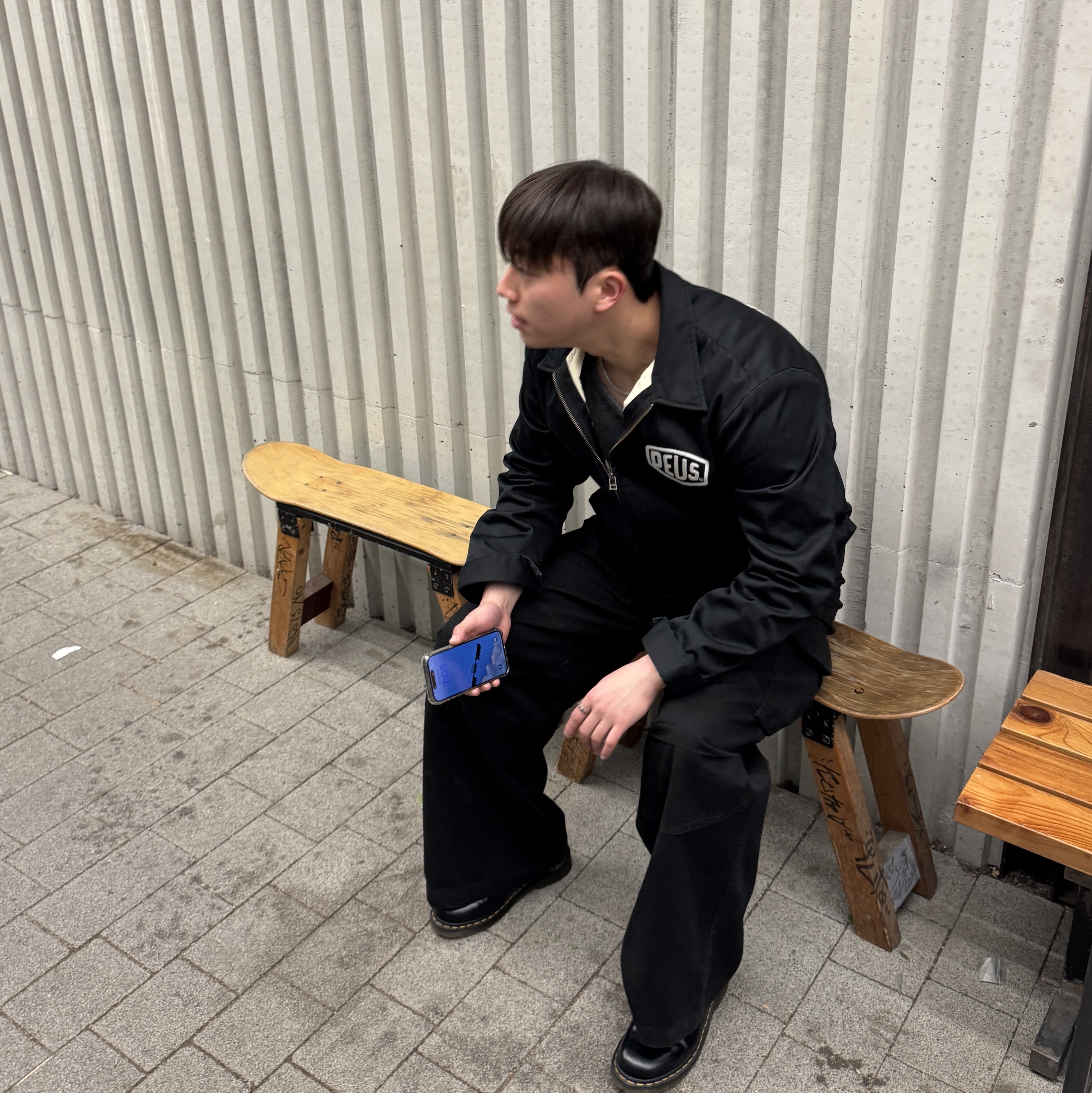 Deus Ex Machina Workwear Jacket Black, Dr. Martens 1461 Smooth Black 착용 스타일 - 2