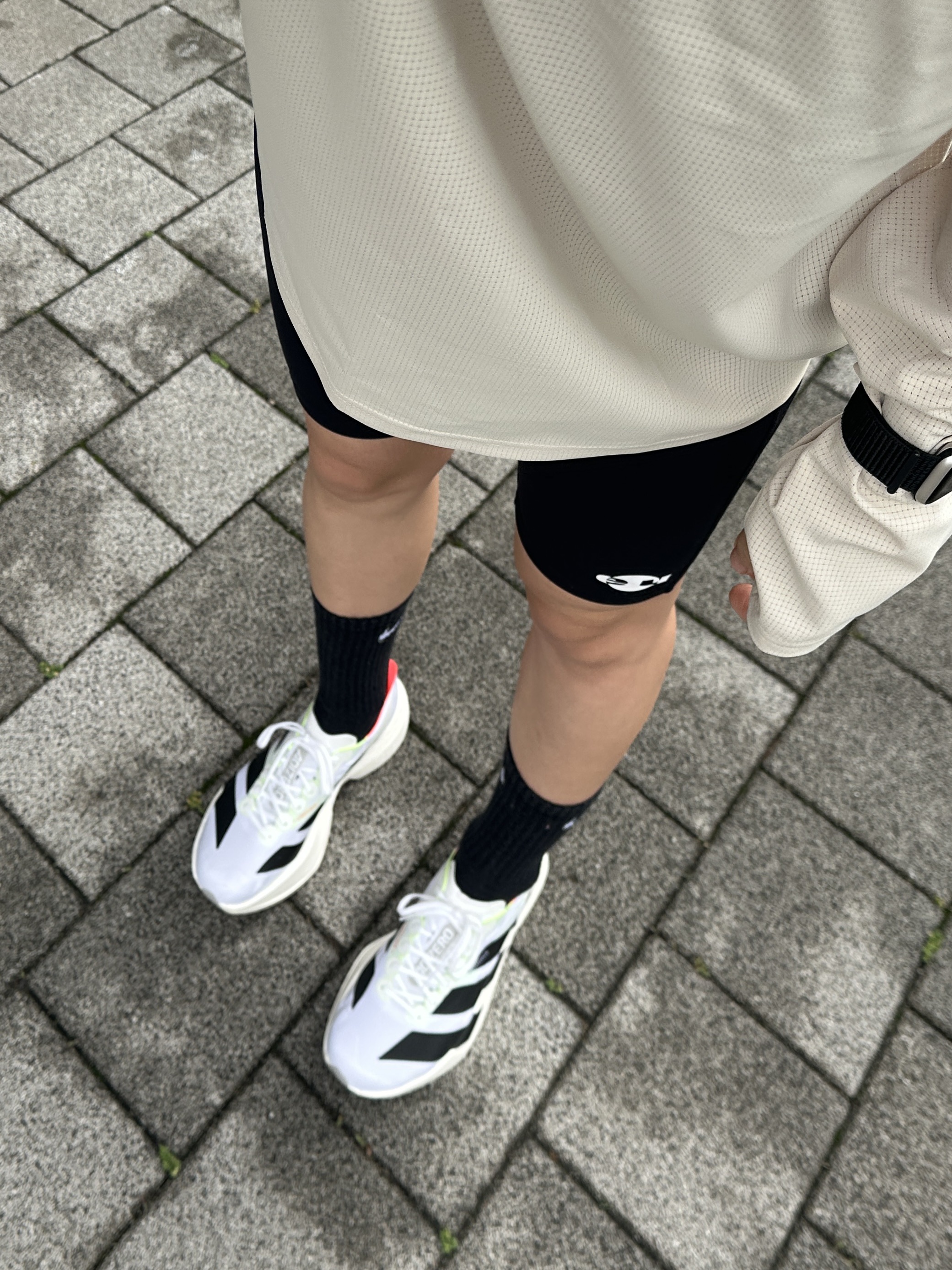 Adidas Adizero Adios Pro 4 Cloud White Core Black, (W) Adidas Adizero Adios Pro 4 Cloud White Core Black 착용 스타일