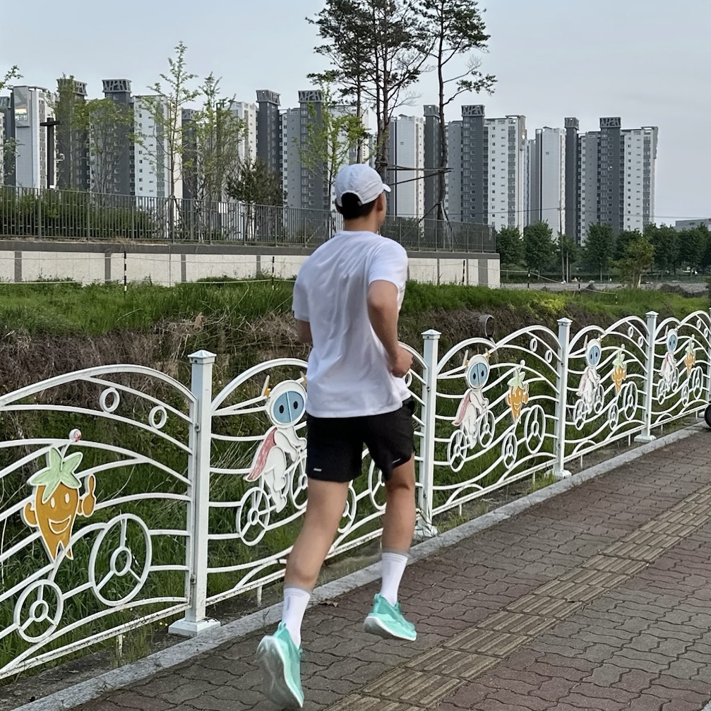 Asics Superblast 2 Wave Teal Illuminate Mint 착용 스타일