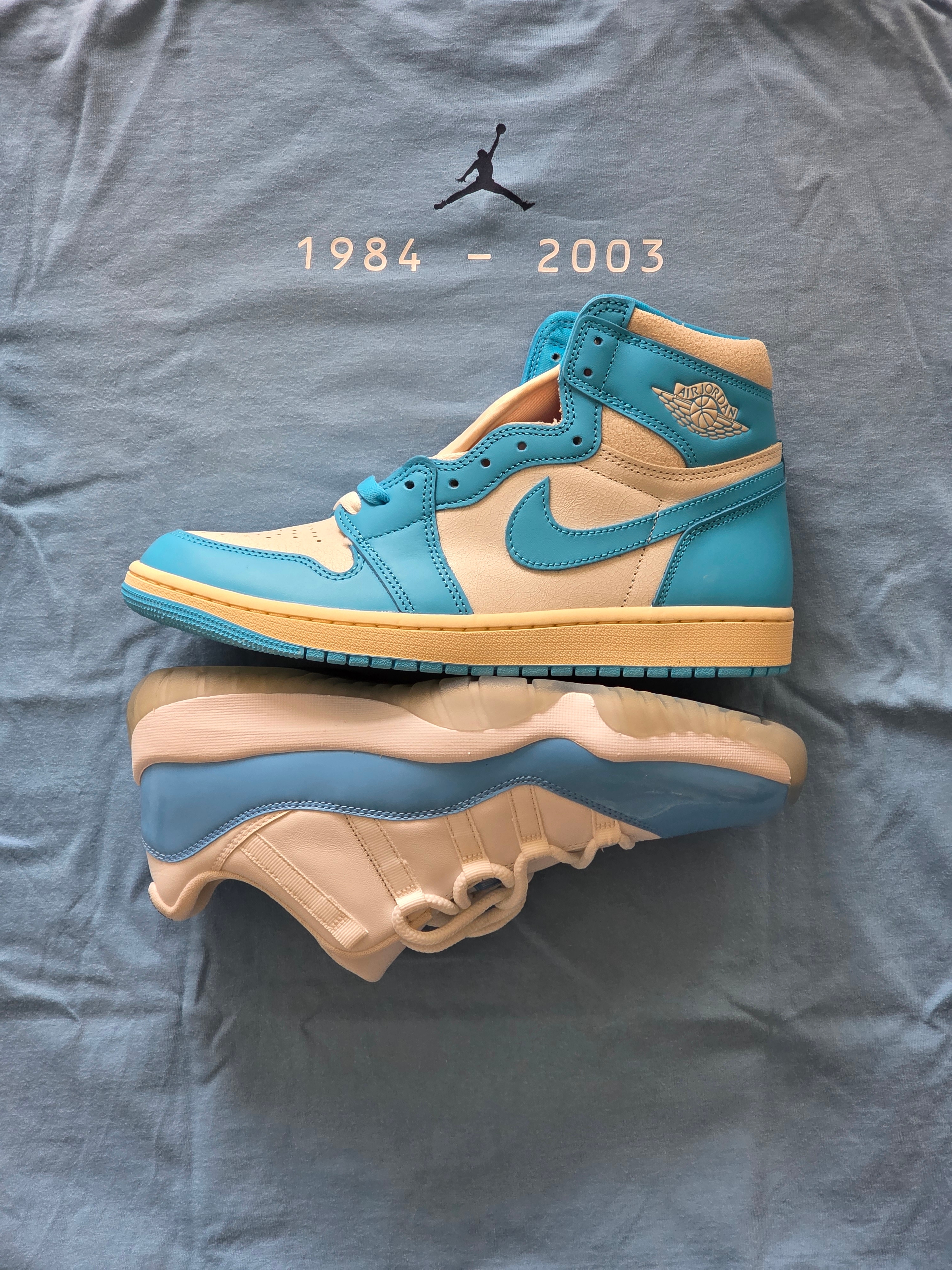 Jordan 1 Retro High OG UNC Reimagined, Jordan 11 Retro Low University Blue 2017 착용 스타일