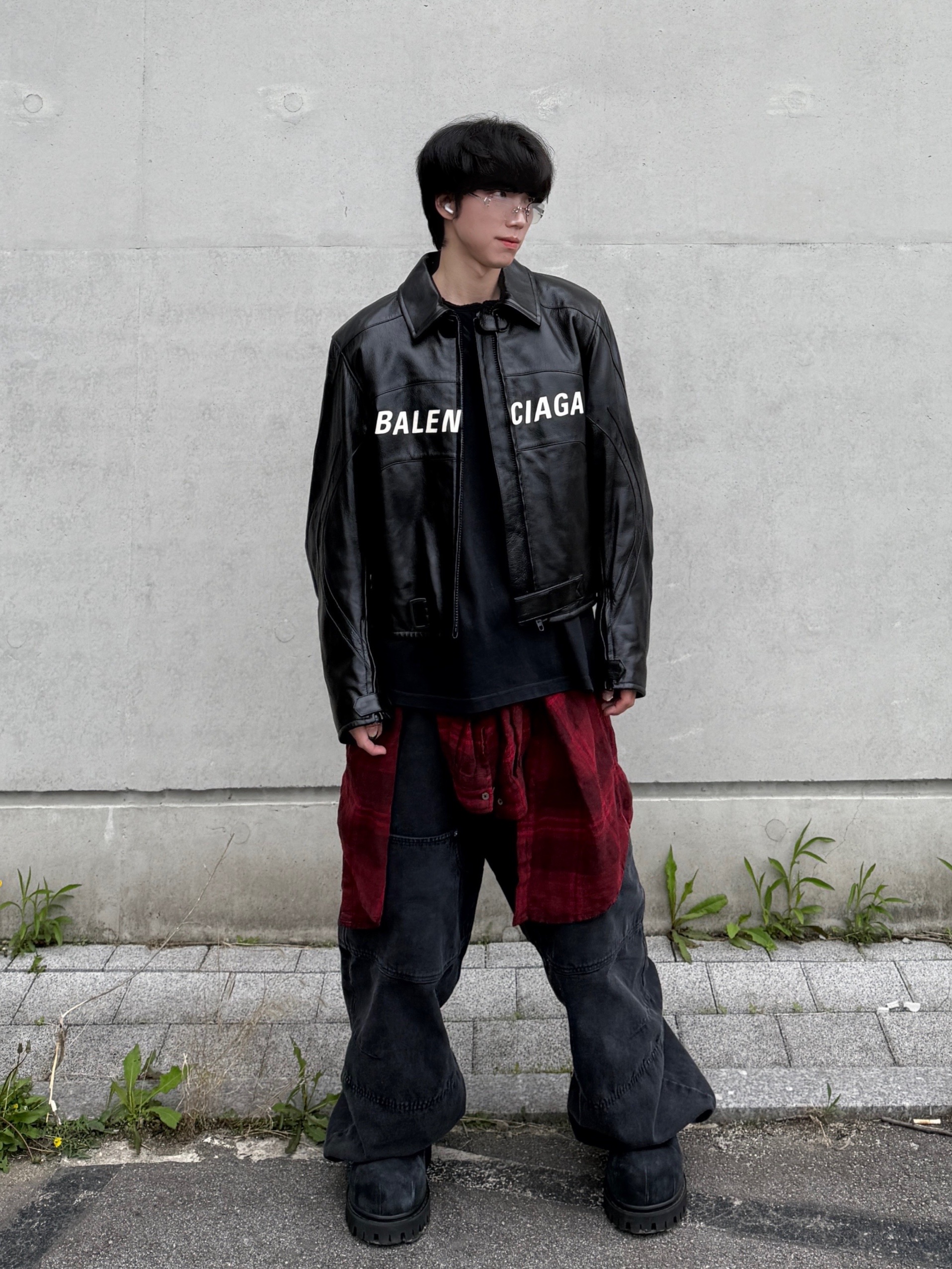 Kamien x MJD Double Hole Belt Black Shearling Calfskin, Balenciaga Stomper Bootie Black 착용 스타일 - 5