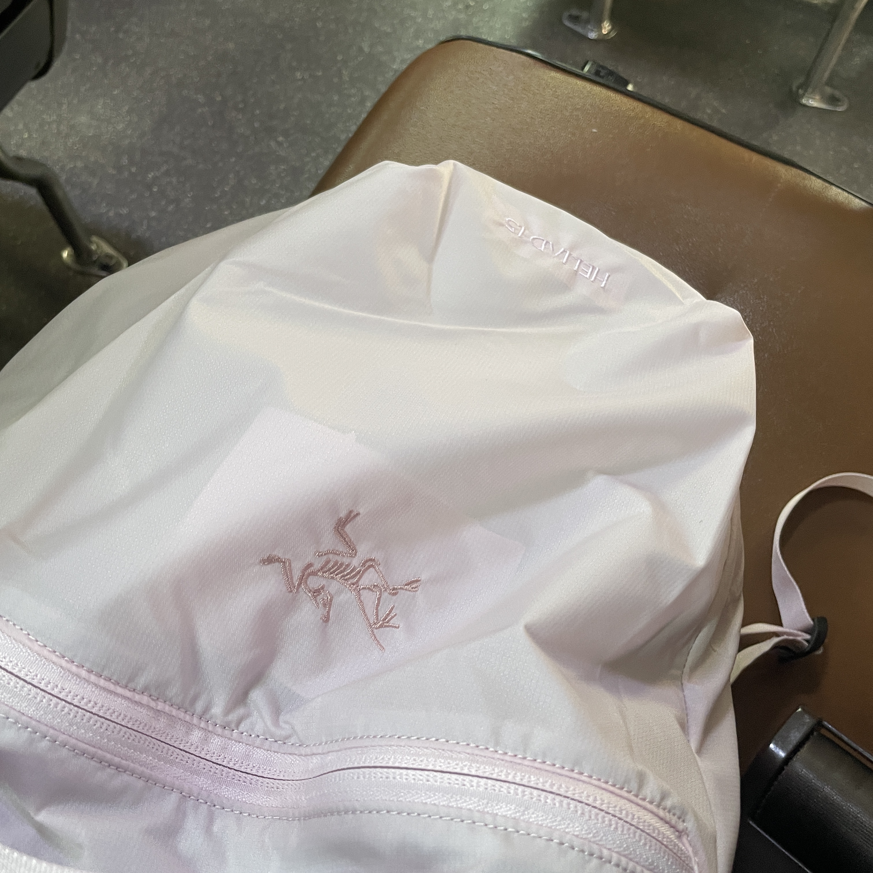 Arc'teryx Heliad 15 Backpack Pink Glow 착용 스타일 - 2