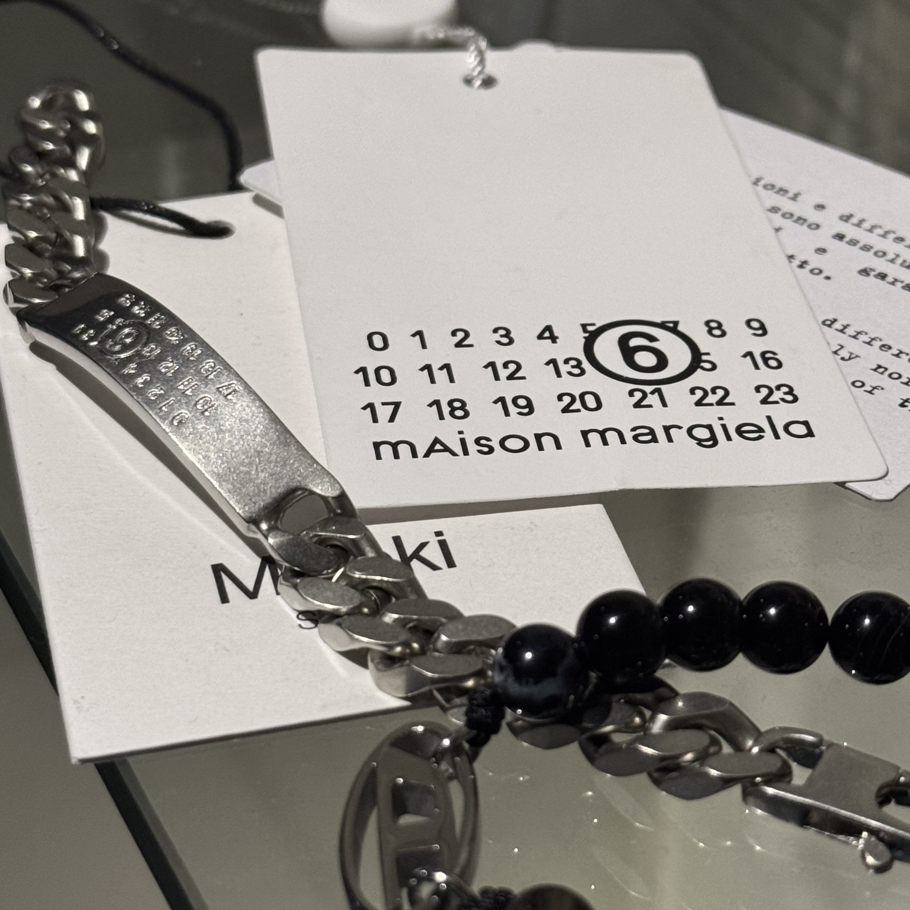 (W) MM6 Maison Margiela Classic Chain Bracelet Palladium, Diesel Dx1434 Oval D Logo Agate Beaded Bracelet Black 착용 스타일