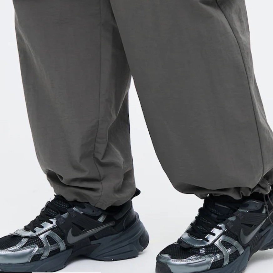 Nike V2K Run Black Anthracite 착용 스타일