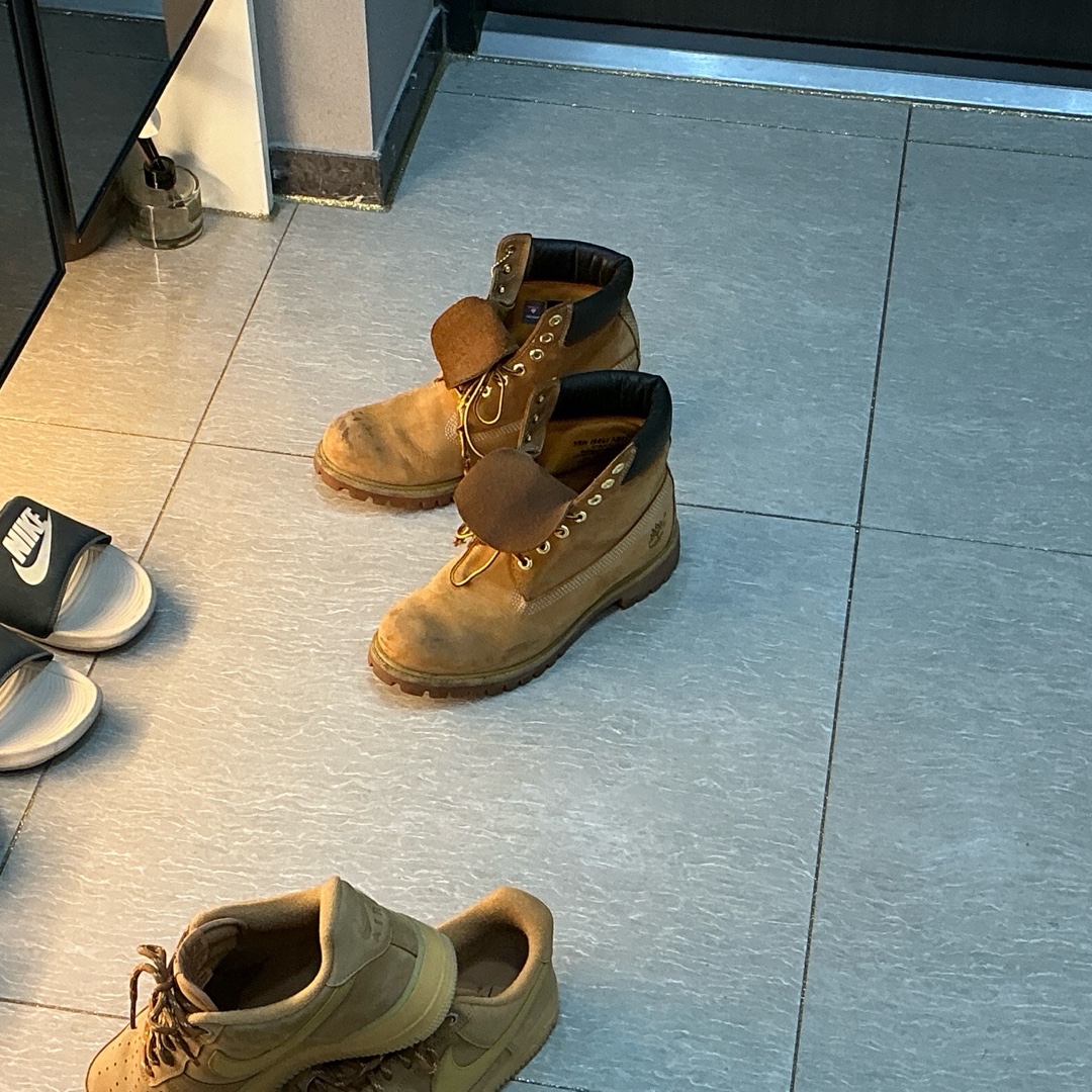 Timberland Premium 6 inch Waterproof Boot Wheat Nubuck - Wide, Nike Air Force 1 '07 WB Flax 착용 스타일
