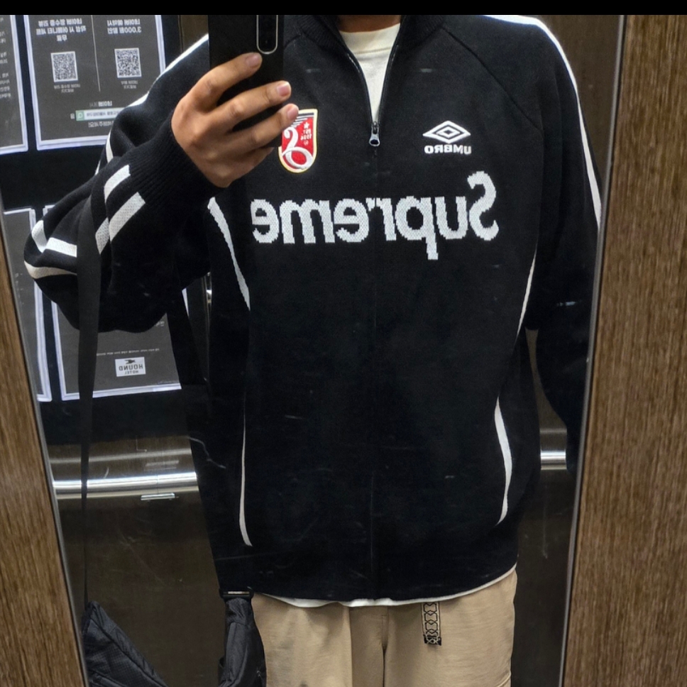 Supreme x Umbro Zip Up Sweater Black - 25SS, Supreme x Marithe Francois Girbaud X-Seam Baggy Denim Shorts Washed Indigo - 25SS 착용 스타일 - 4