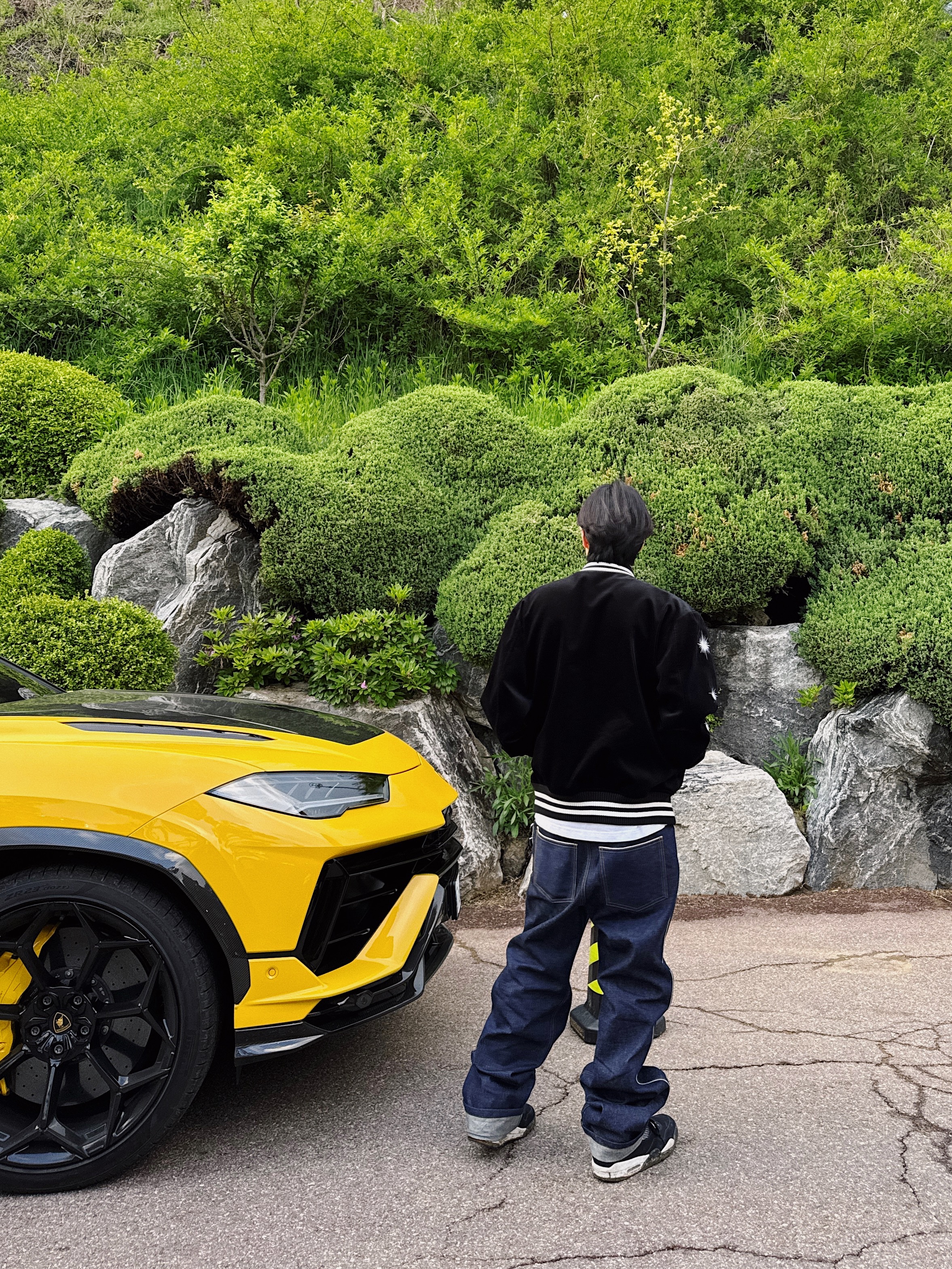 STU Embroidery Velvet Varsity Black, STU  Embroidery Velvet Denim Pants Black 착용 스타일 - 3