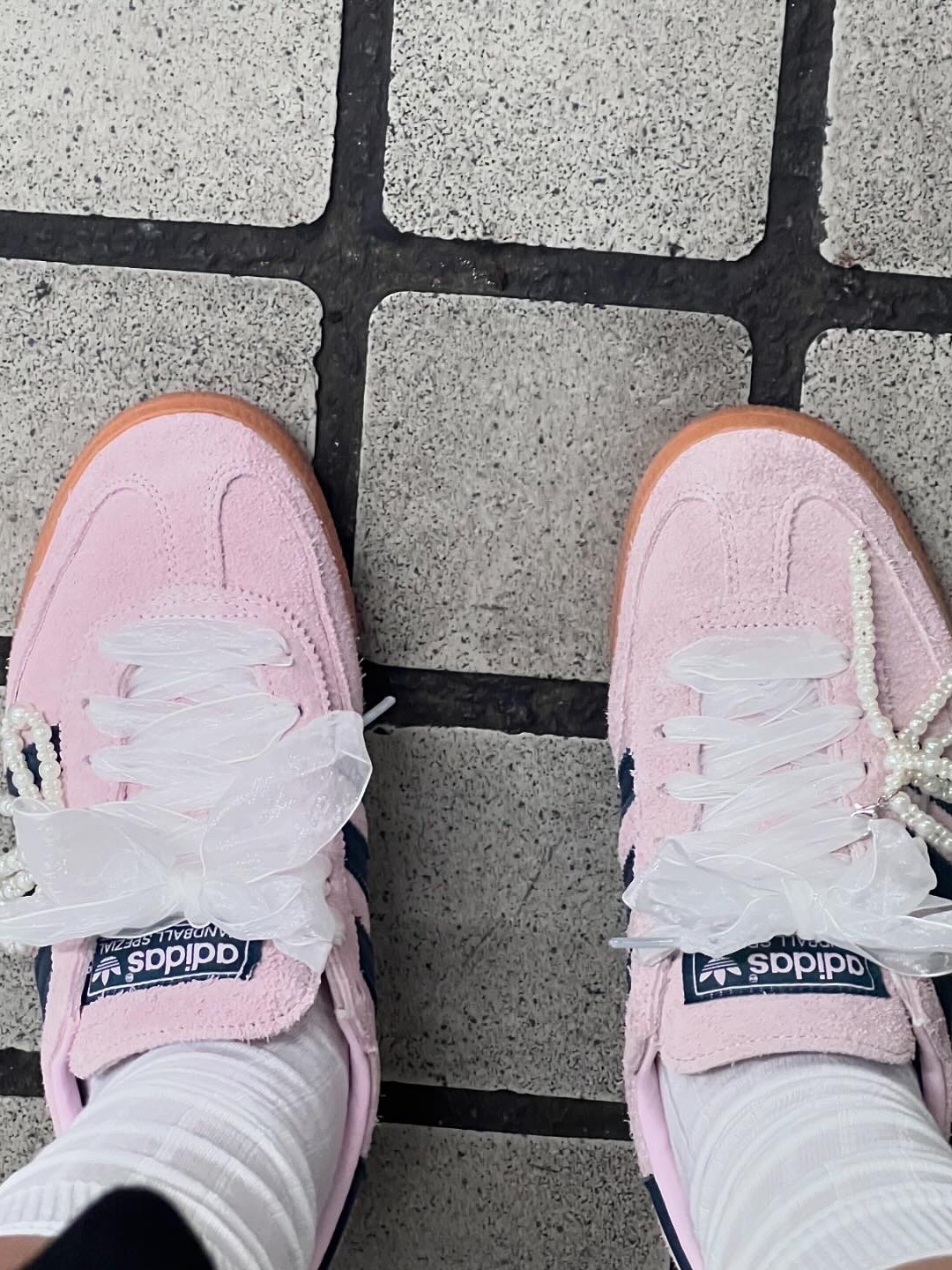 (W) Adidas Spezial Handball Clear Pink 착용 스타일 - 2