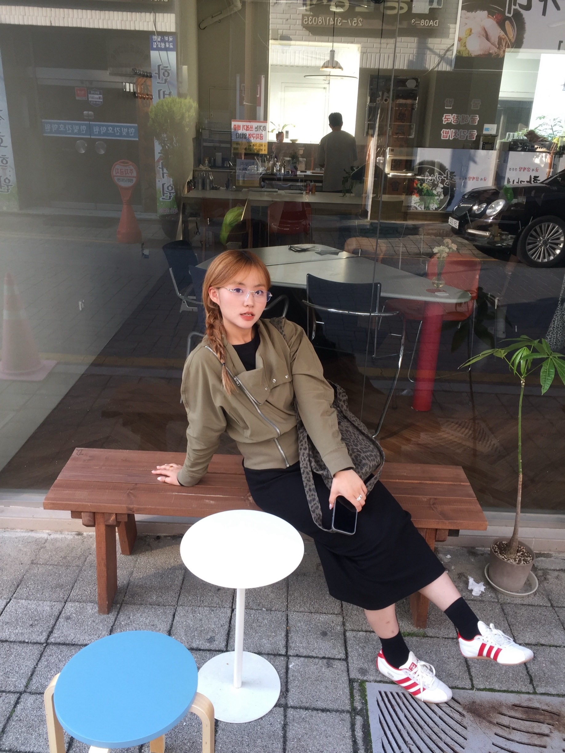 (W) Adidas Tokyo Off White Better Scarlet 착용 스타일