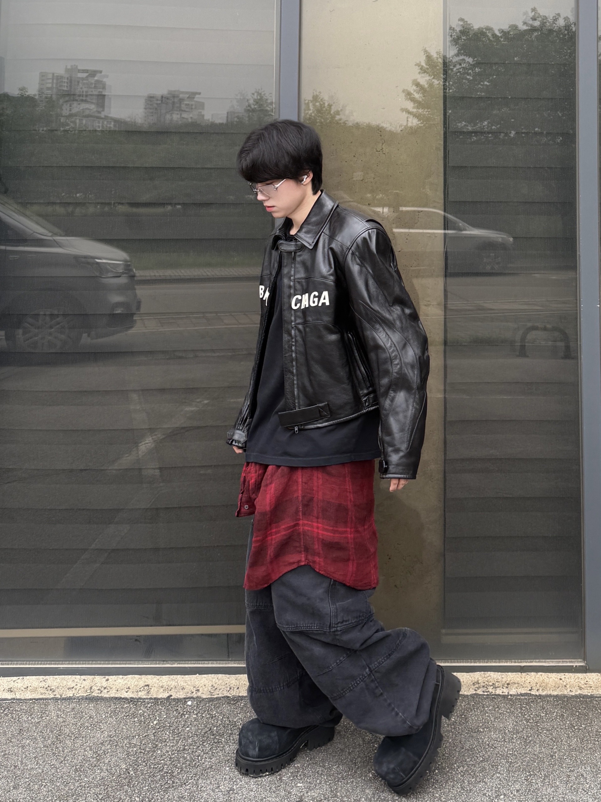 Kamien x MJD Double Hole Belt Black Shearling Calfskin, Balenciaga Stomper Bootie Black 착용 스타일 - 8