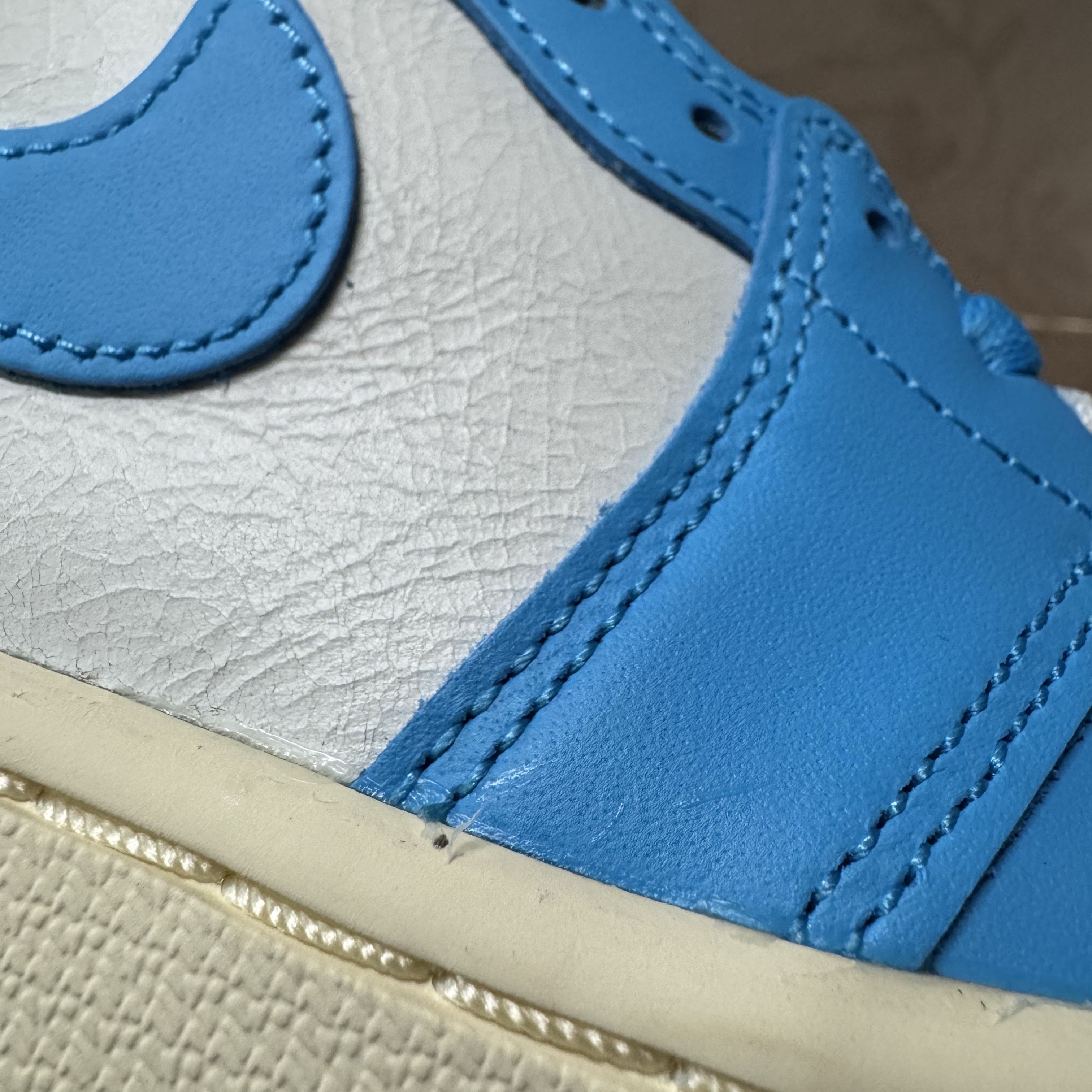 Jordan 1 Retro High OG UNC Reimagined 착용 스타일 - 3