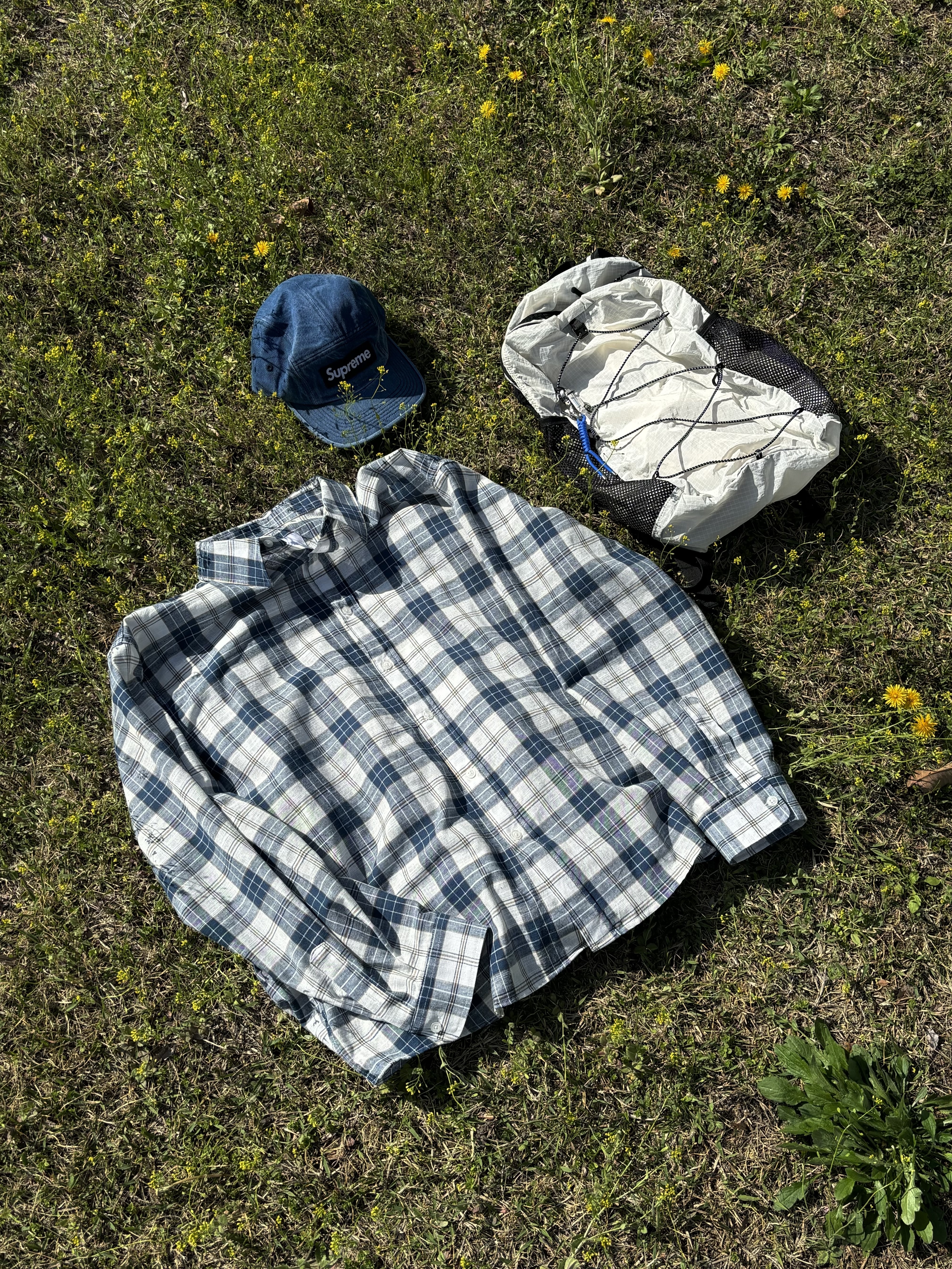 Supreme Washed Chino Twill Camp Cap Denim - 24FW, Keen Jasper Rocks SP Sneakers Beige 착용 스타일 - 4