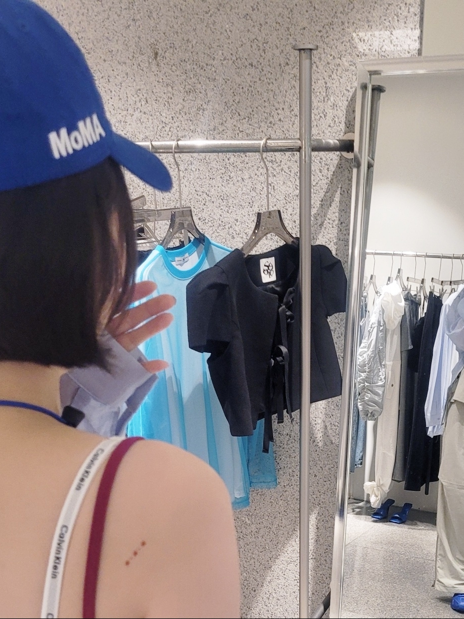 Supreme Washed Chino Twill Camp Cap Green - 24FW, New Era x MoMA New York Yankees Cap Bright Royal 착용 스타일 - 6