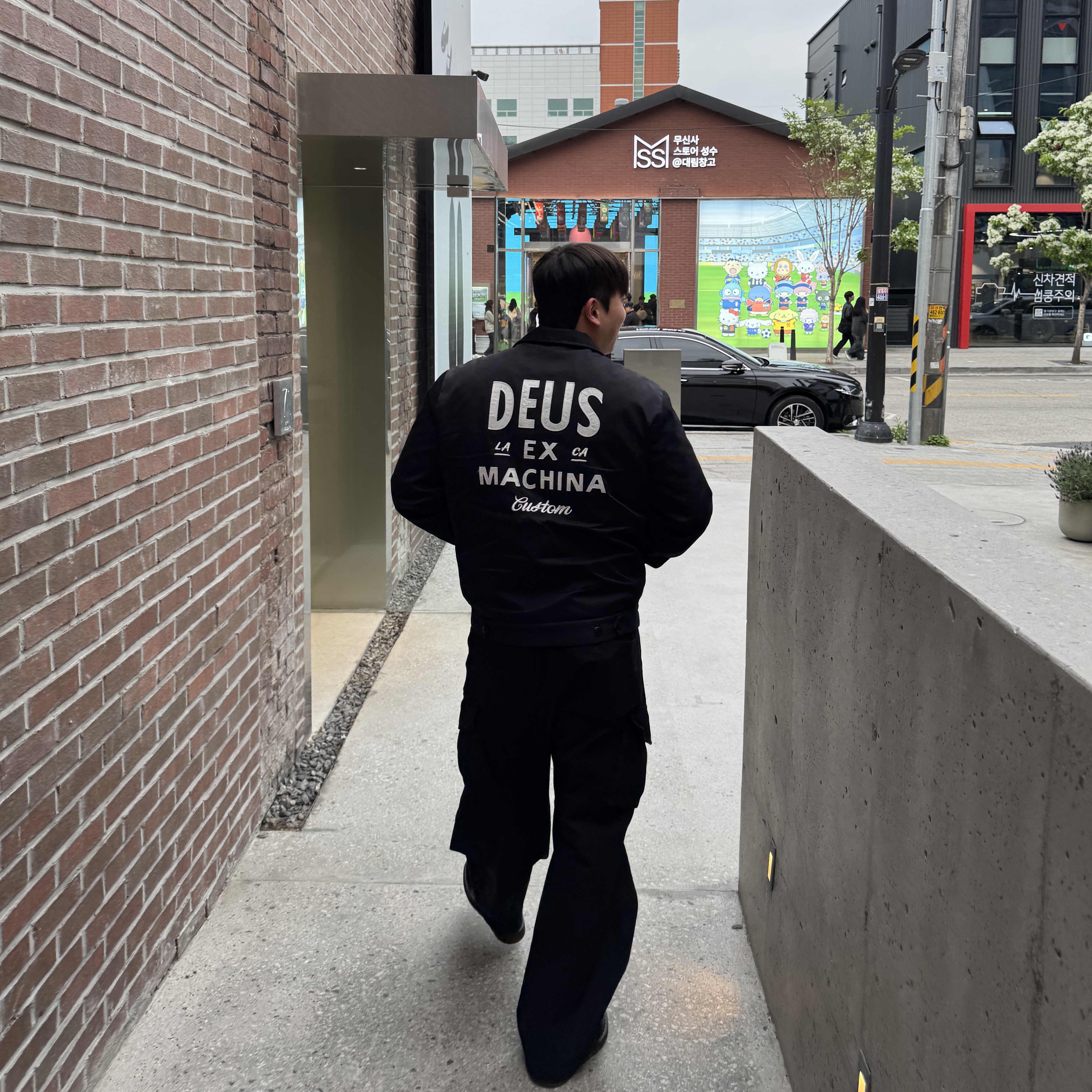 Deus Ex Machina Workwear Jacket Black, Dr. Martens 1461 Smooth Black 착용 스타일 - 3