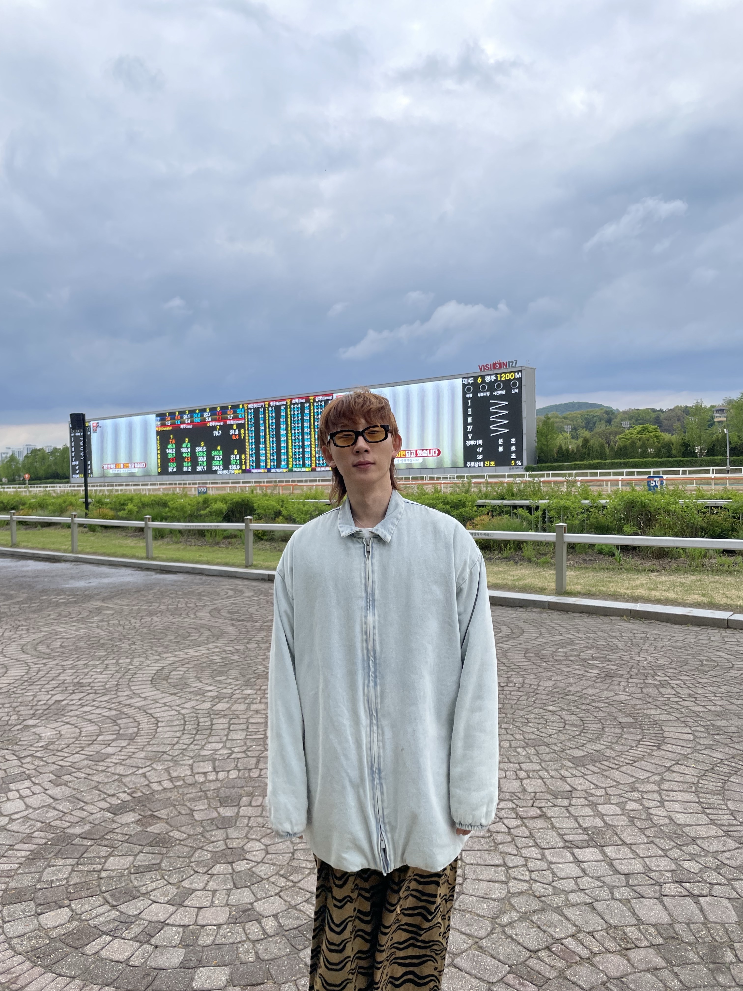 Dr. Martens Adrian Snaffle Suede Loafers Black, Adidas x Fear of God Athletics Car Coat Sesame - US Sizing 착용 스타일 - 1