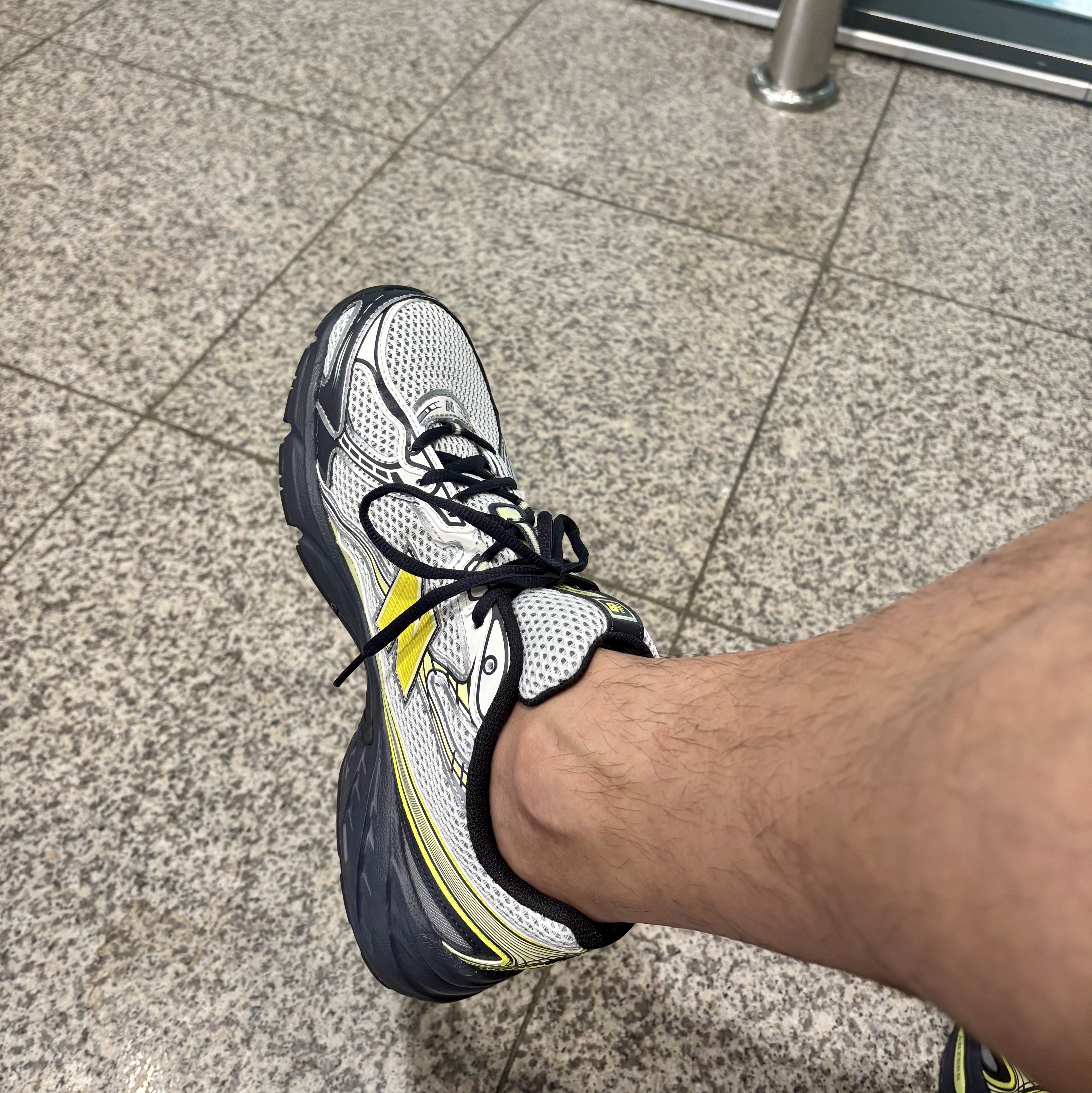 New Balance 740v2 Sea Salt Phantom 착용 스타일