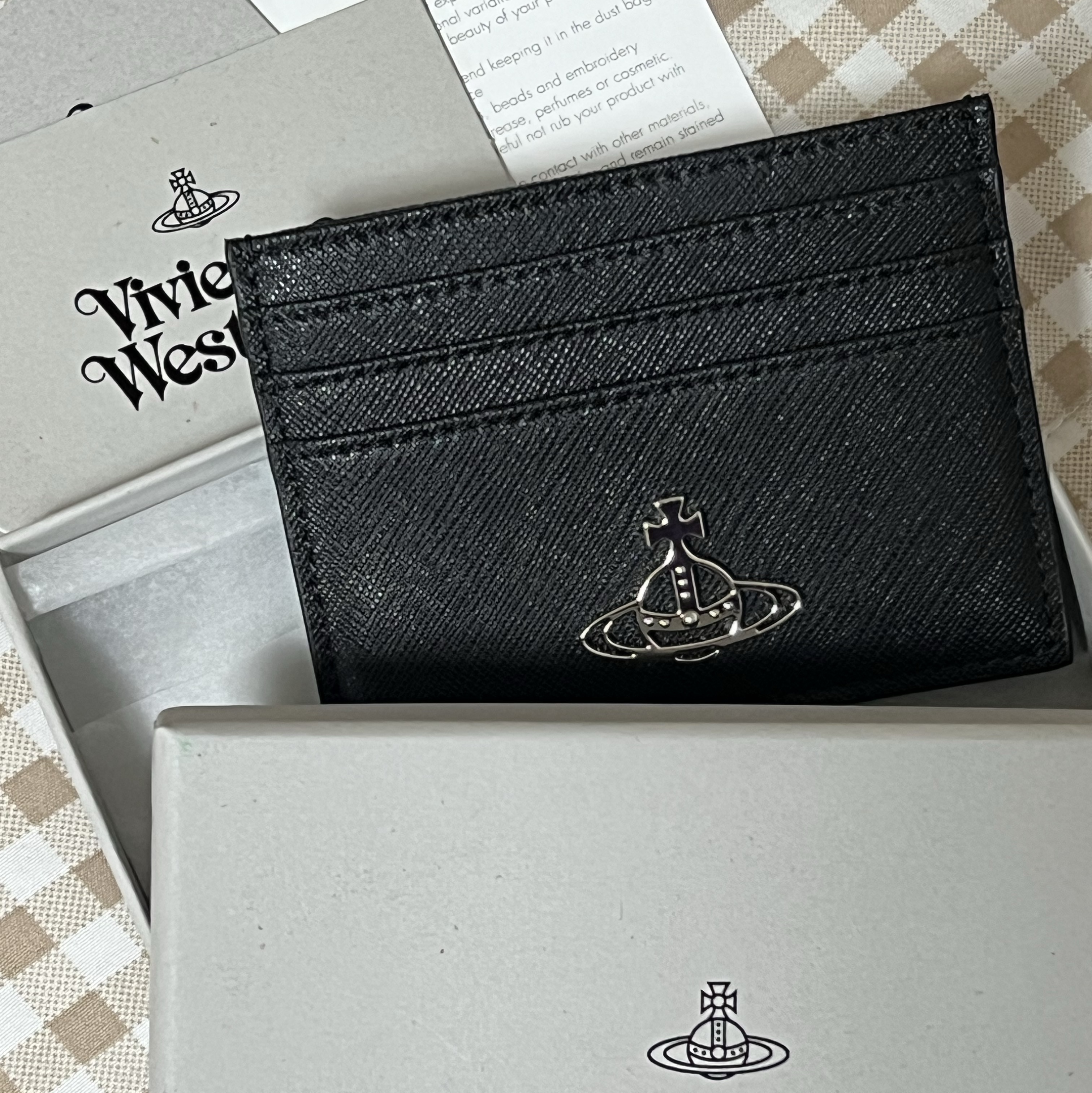 Vivienne Westwood Flat Card Holder Black 착용 스타일 - 1