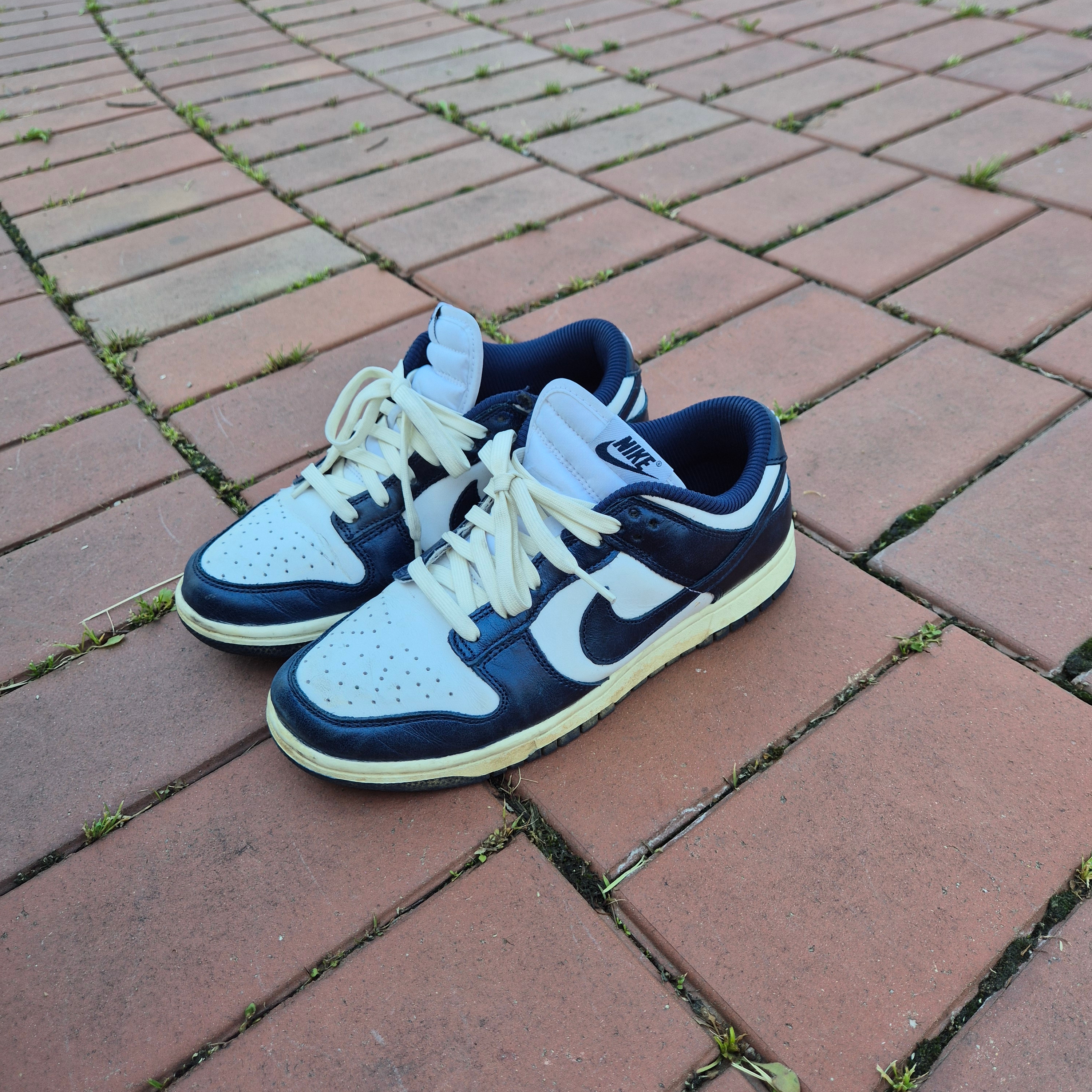 (W) Nike Dunk Low PRM Midnight Navy and White 착용 스타일