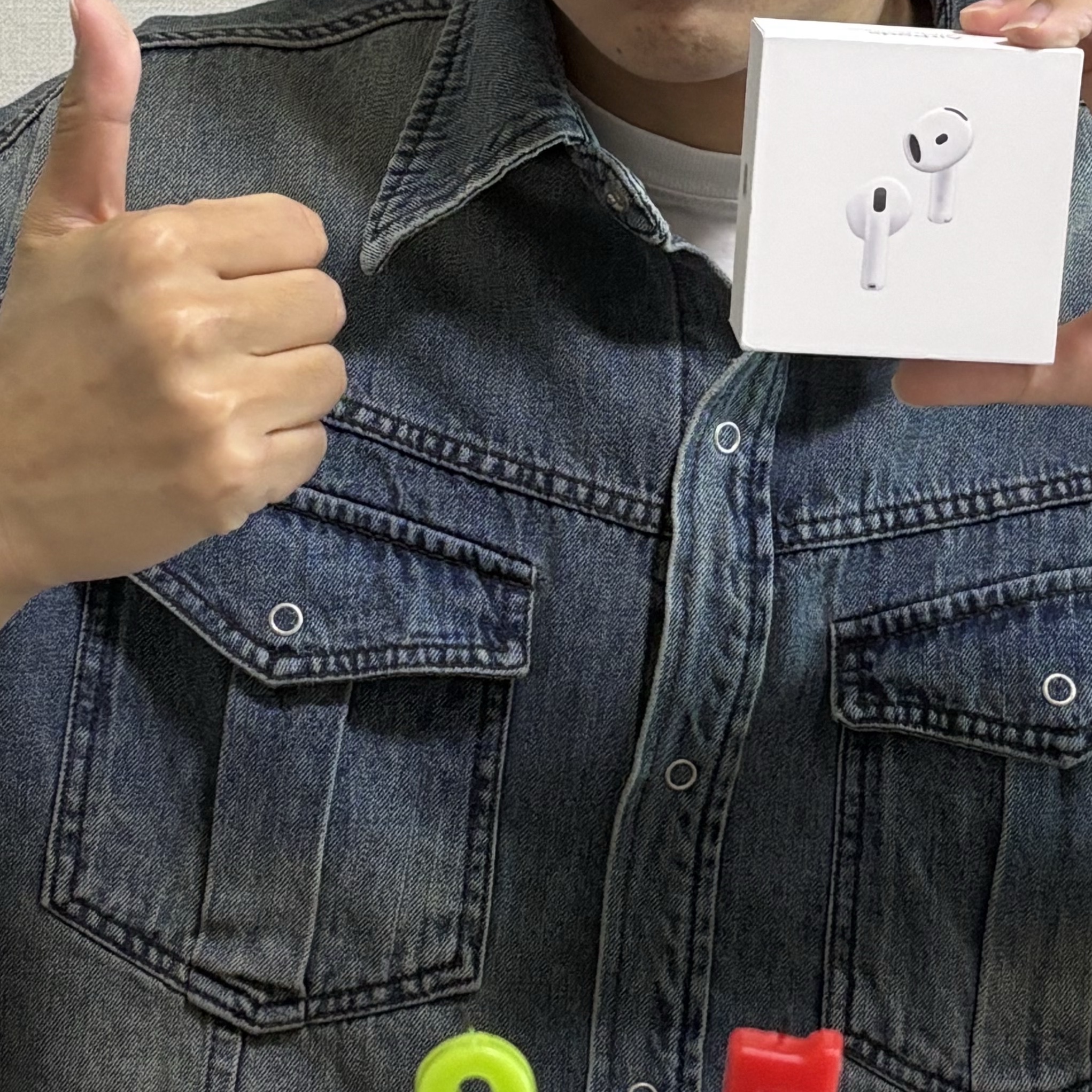 Apple AirPods 4th Gen with Active Noise Cancellation (Korean Ver.) 착용 스타일