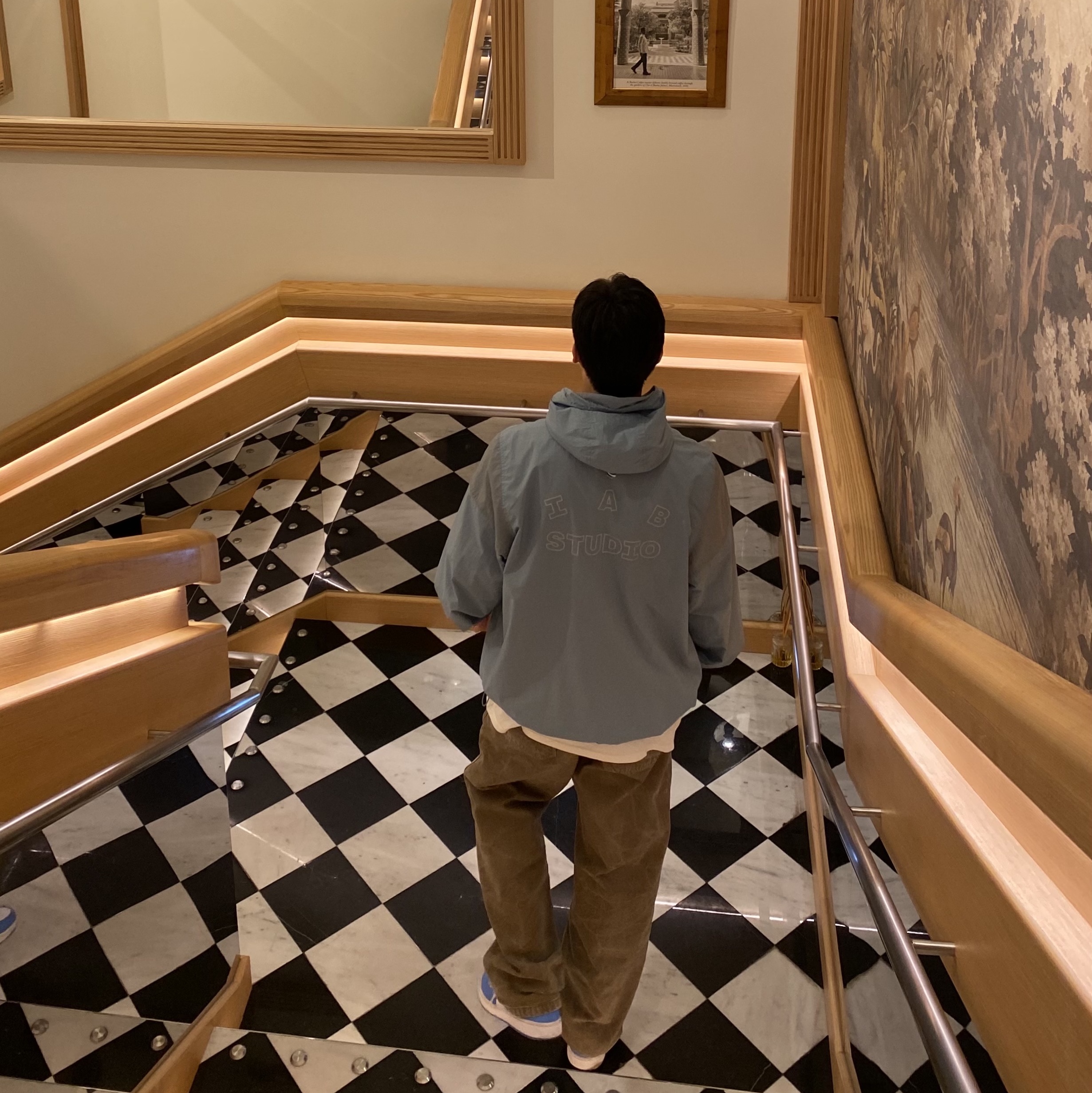 IAB Studio Wind Jacket Pack Sky Blue Silver, Jordan 1 Low Golf White and University Blue 착용 스타일 - 3