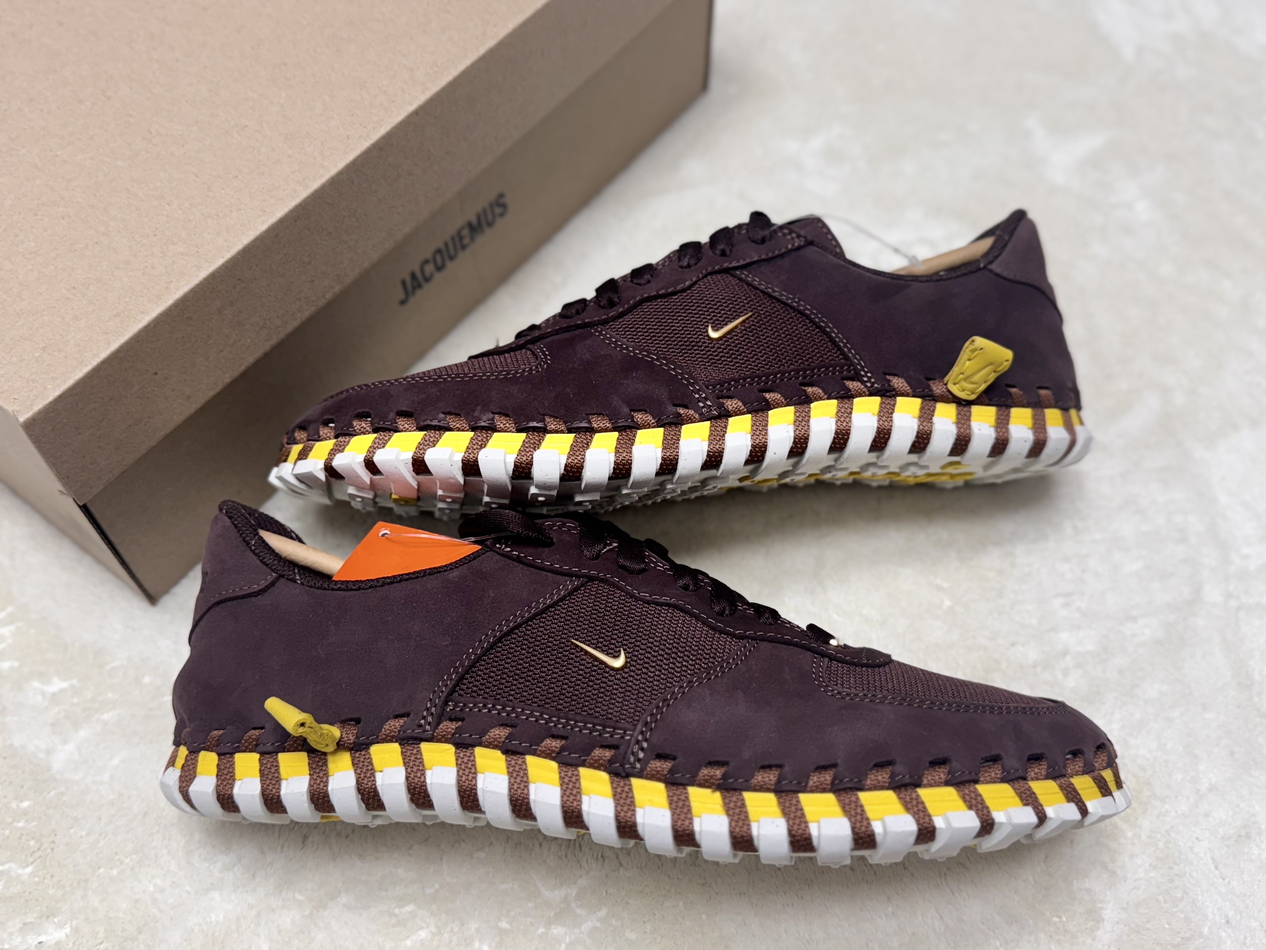 Nike x Jacquemus J Force 1 Low LX SP Earth 착용 스타일 - 5
