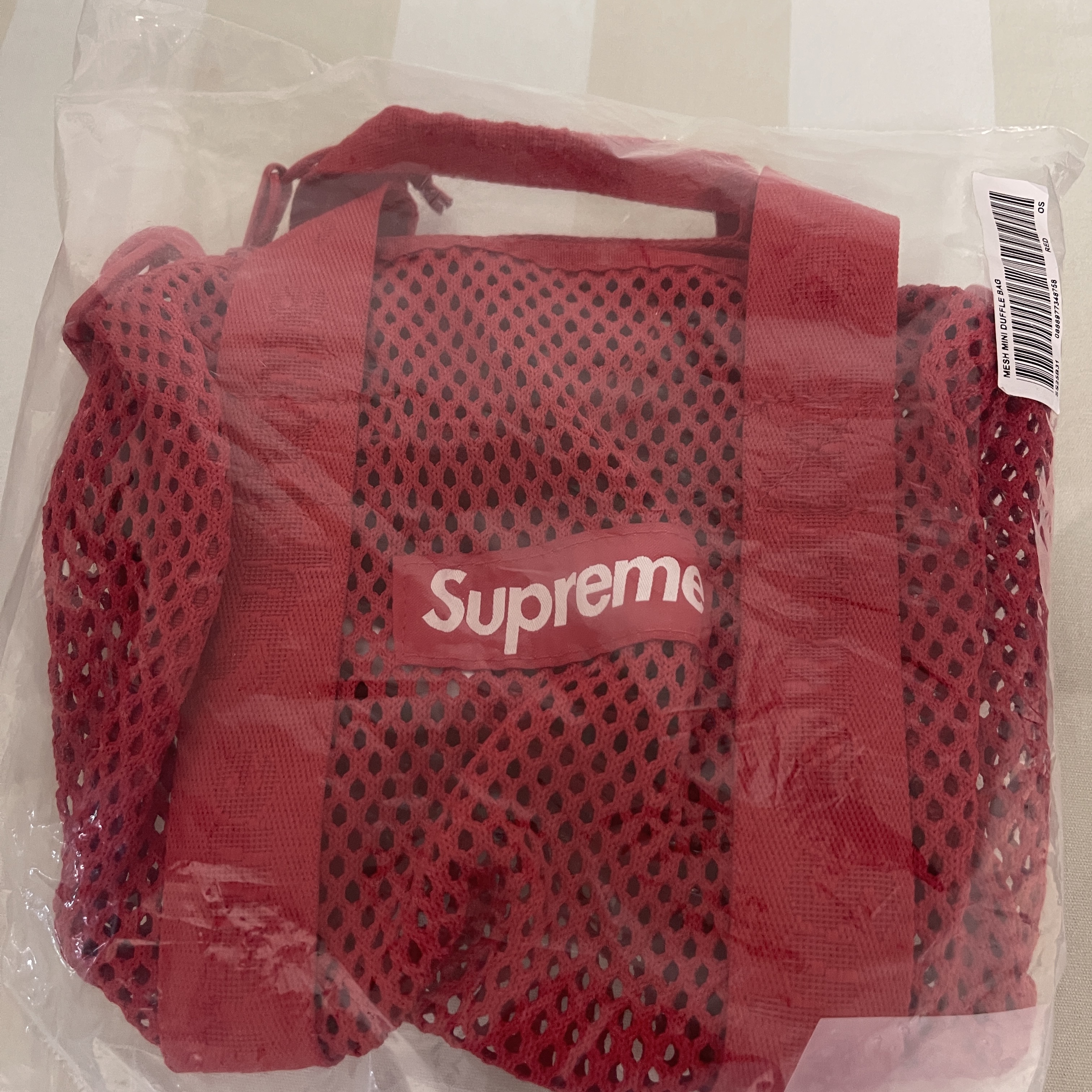 Supreme Mesh Mini Duffle Bag Red - 25SS 착용 스타일