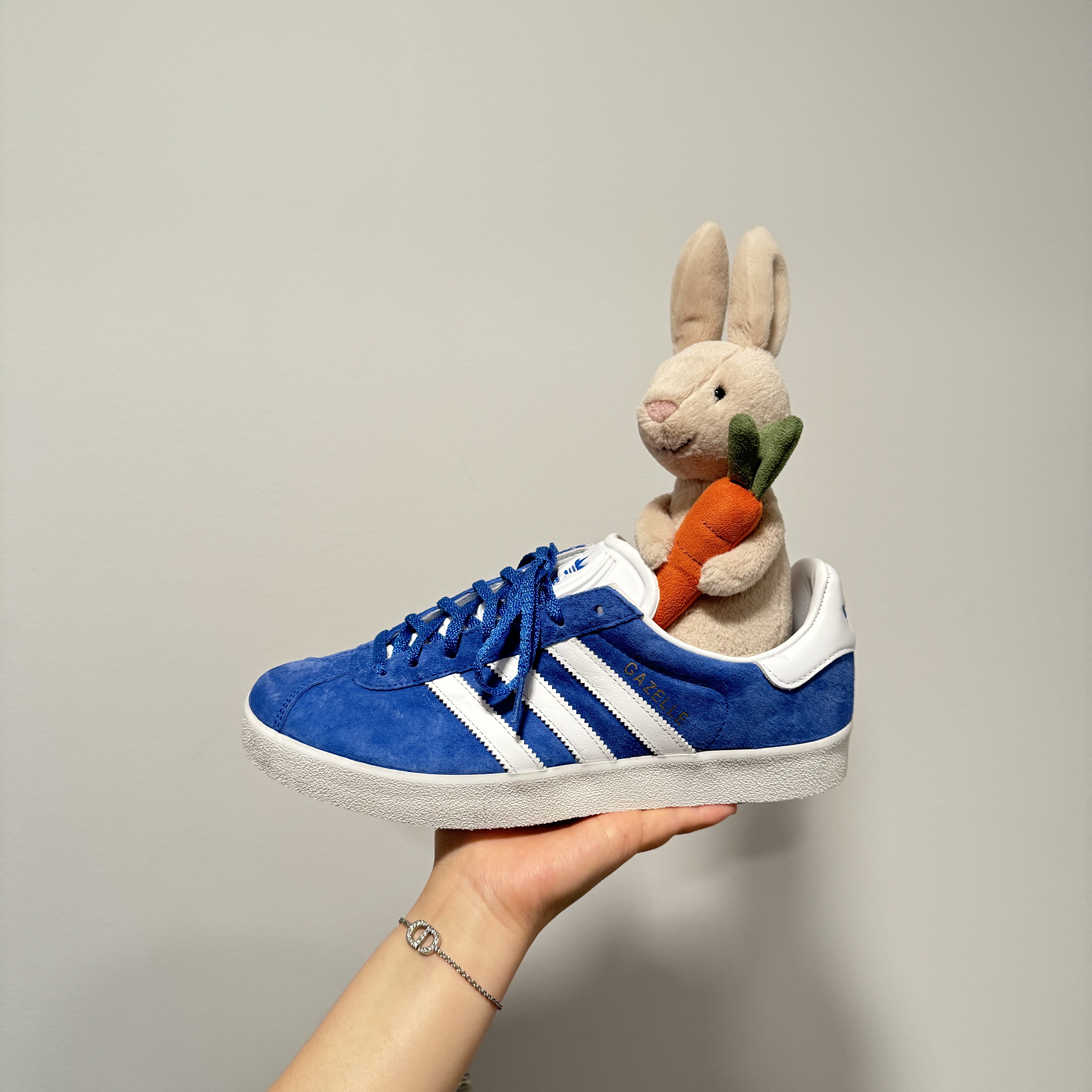 Adidas Gazelle 85 Blue Bird 착용 스타일